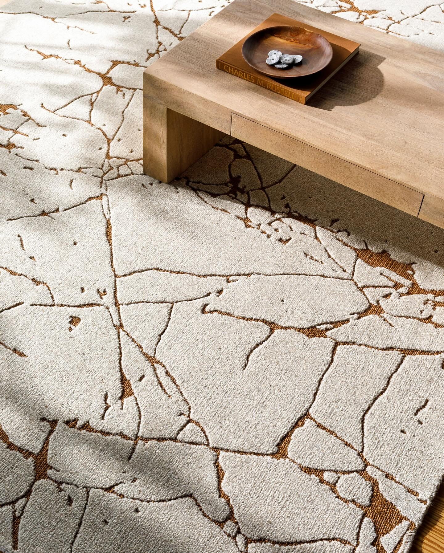 Arbora Handmade Rug

* Hand Knotted
* 75% Wool, 25% Rayon
* Thickness: 0.39&rdquo;
* Custom Sizes Available

Learn more about us on our website: www.designbox.net

If you want more information you can make an appointment at ☎️4704-318