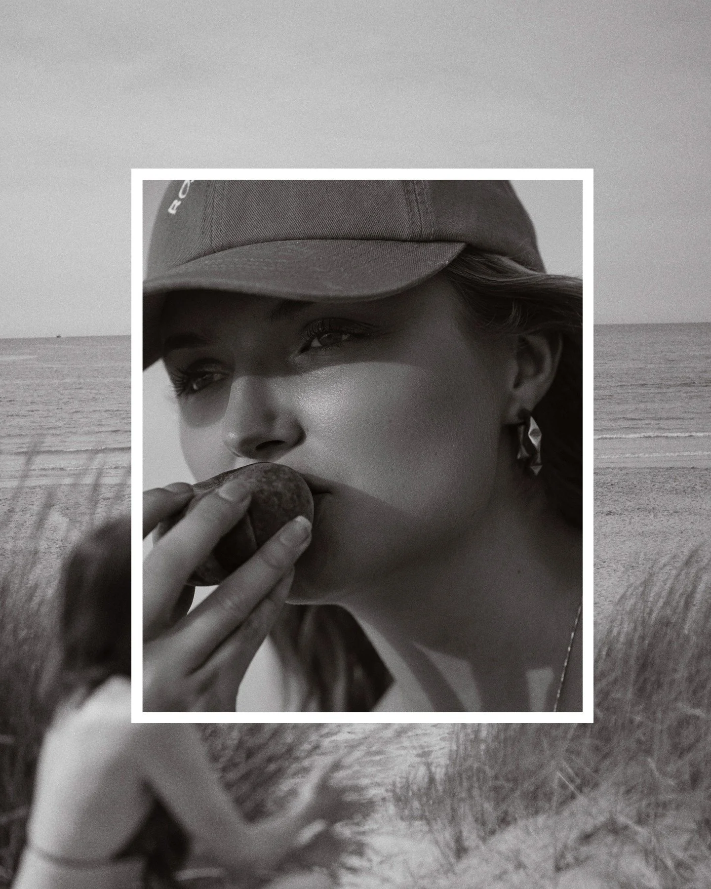 La mer imite le bruit du bonheur 🐚
Team: @vannestea @hanne.vdamme @d.vbllghm 
Brand: @thebreezeboardshop

TAGS
#beachphotoshoot #beachphotography #belgianphotographer #fashionphotographer #777luckyfish #rebelmag #magazine35mm #littlerivermag #insomn