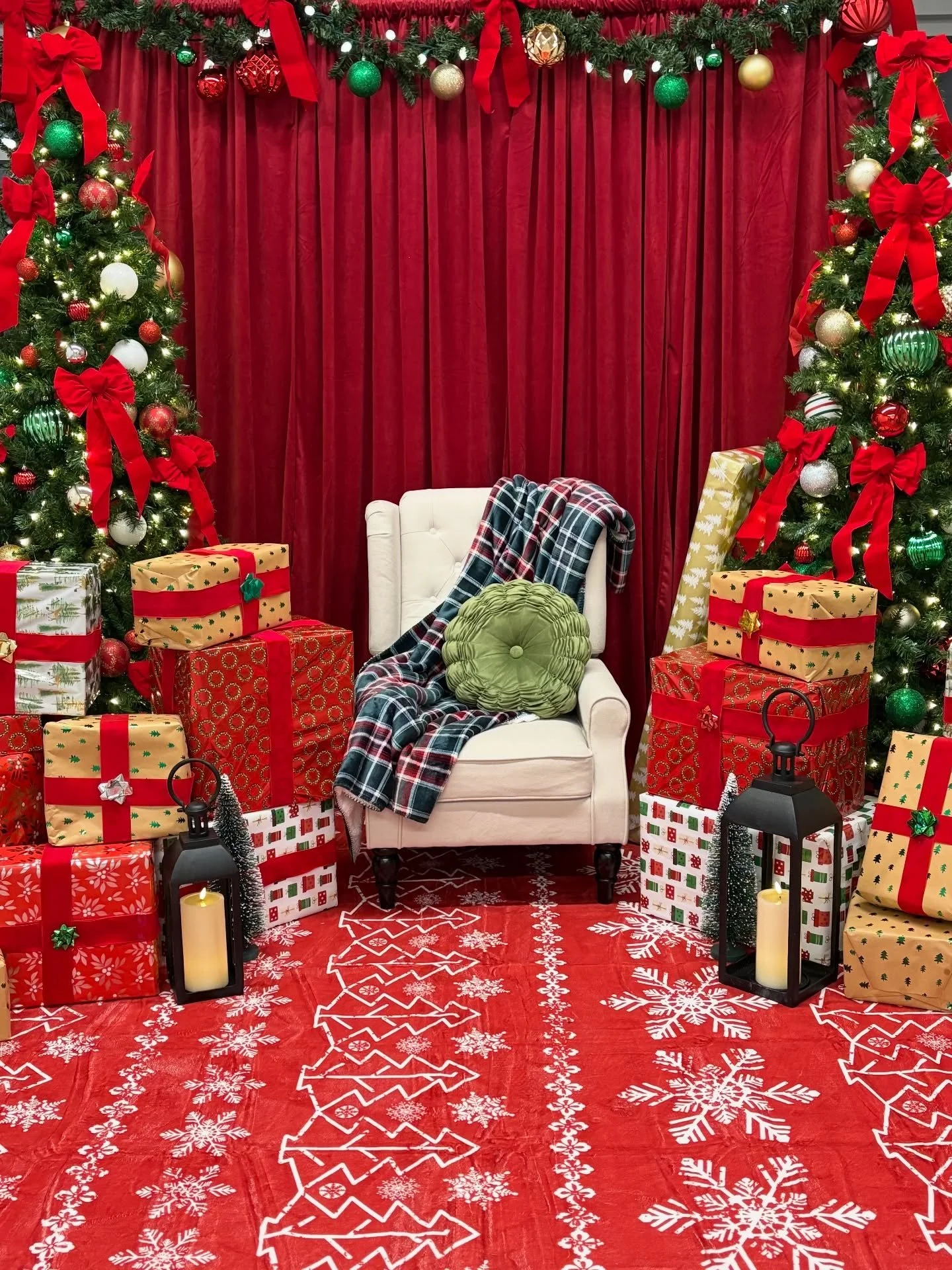 Wishing you all a season of love, joy and warmth.

I am so grateful for every client and couple that trusted me this year. 

I said a lot of yeses when they should&rsquo;ve been no&rsquo;s this year and I wouldn&rsquo;t have had it any other way.

I&