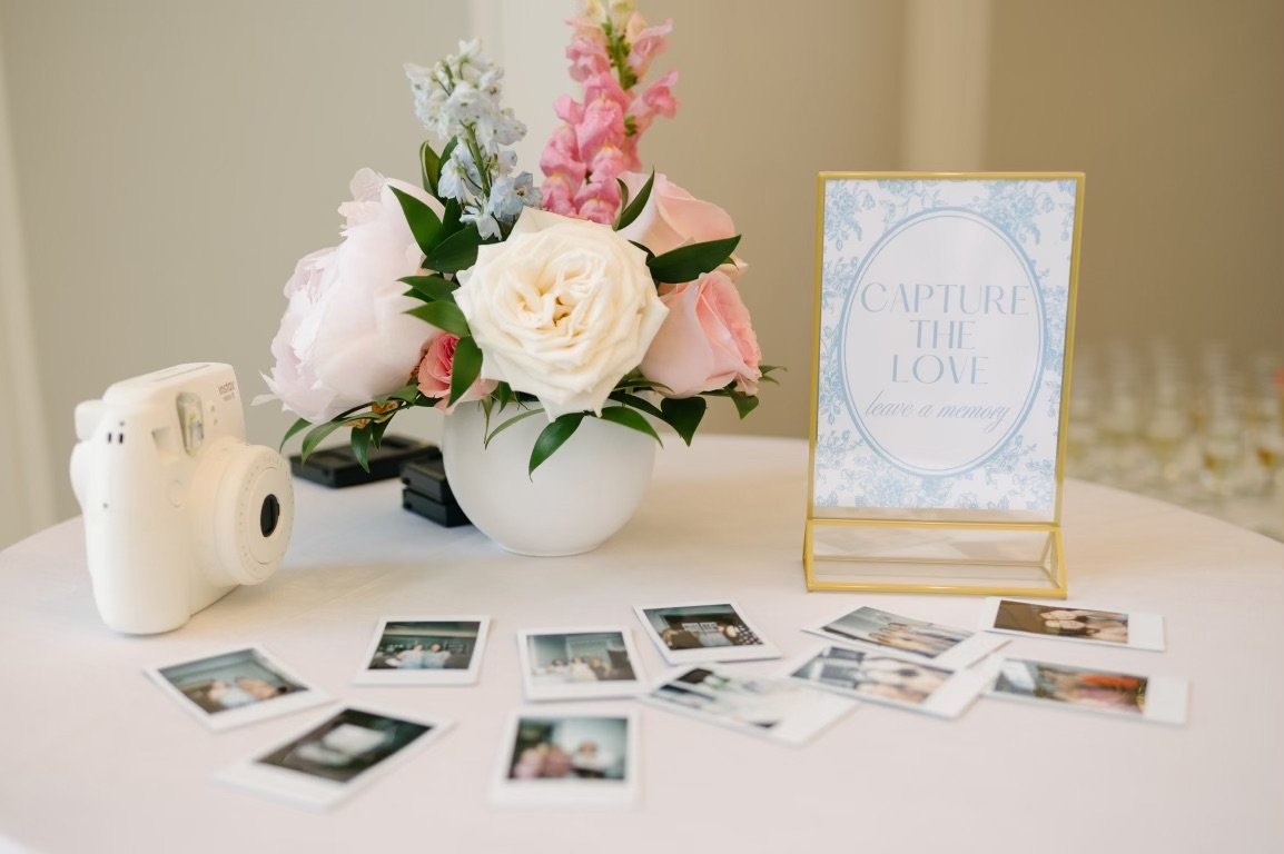 Custom and unique Toronto Event Flowers. Taking your special memories to the next level.