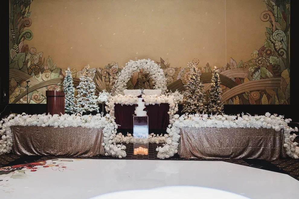 Emily + Marcello Winter Wedding at The Eglinton Grand | Toronto Luxury Wedding Florals