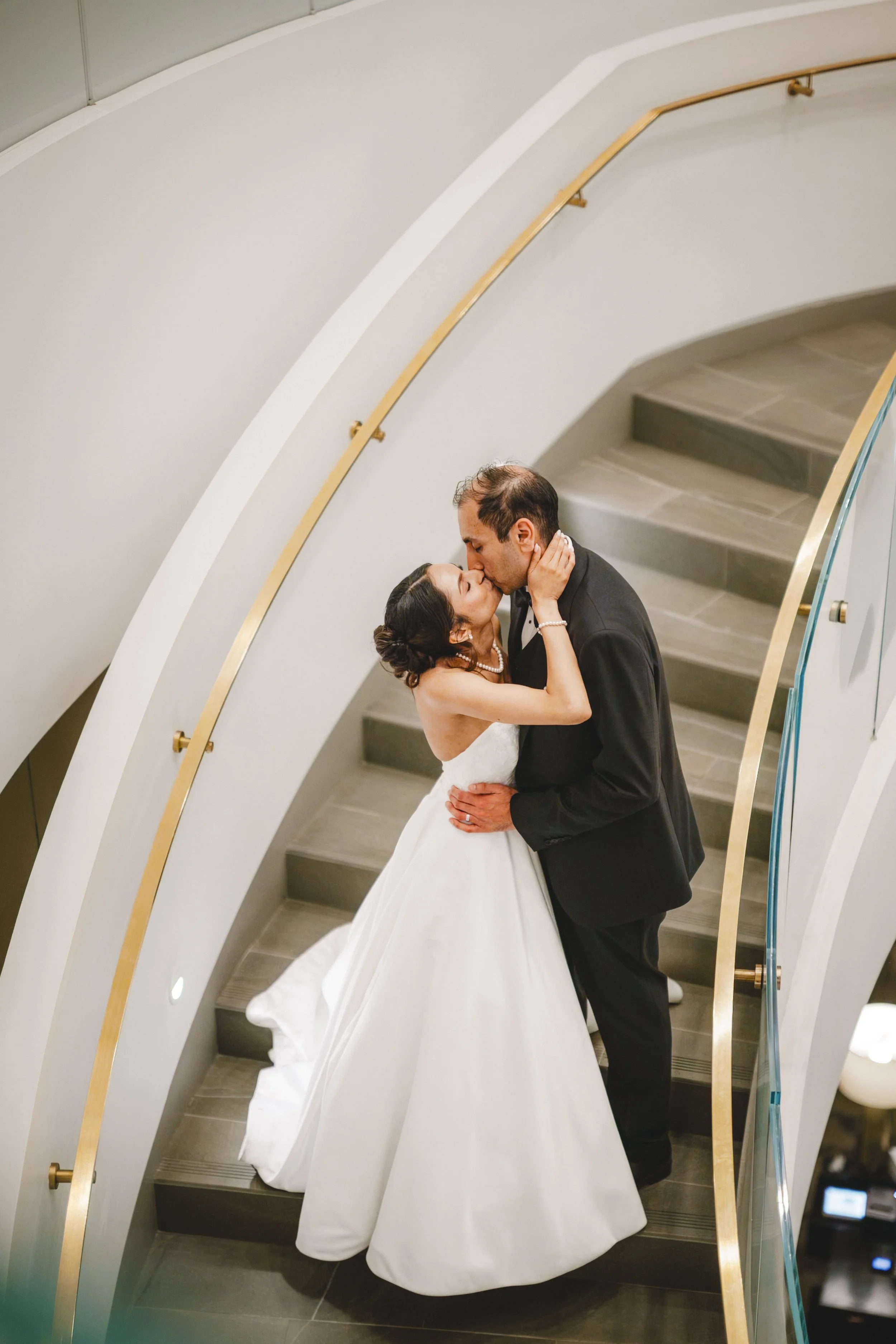 A couple just married at the Pearle hotel and spa, toronto wedding flowers