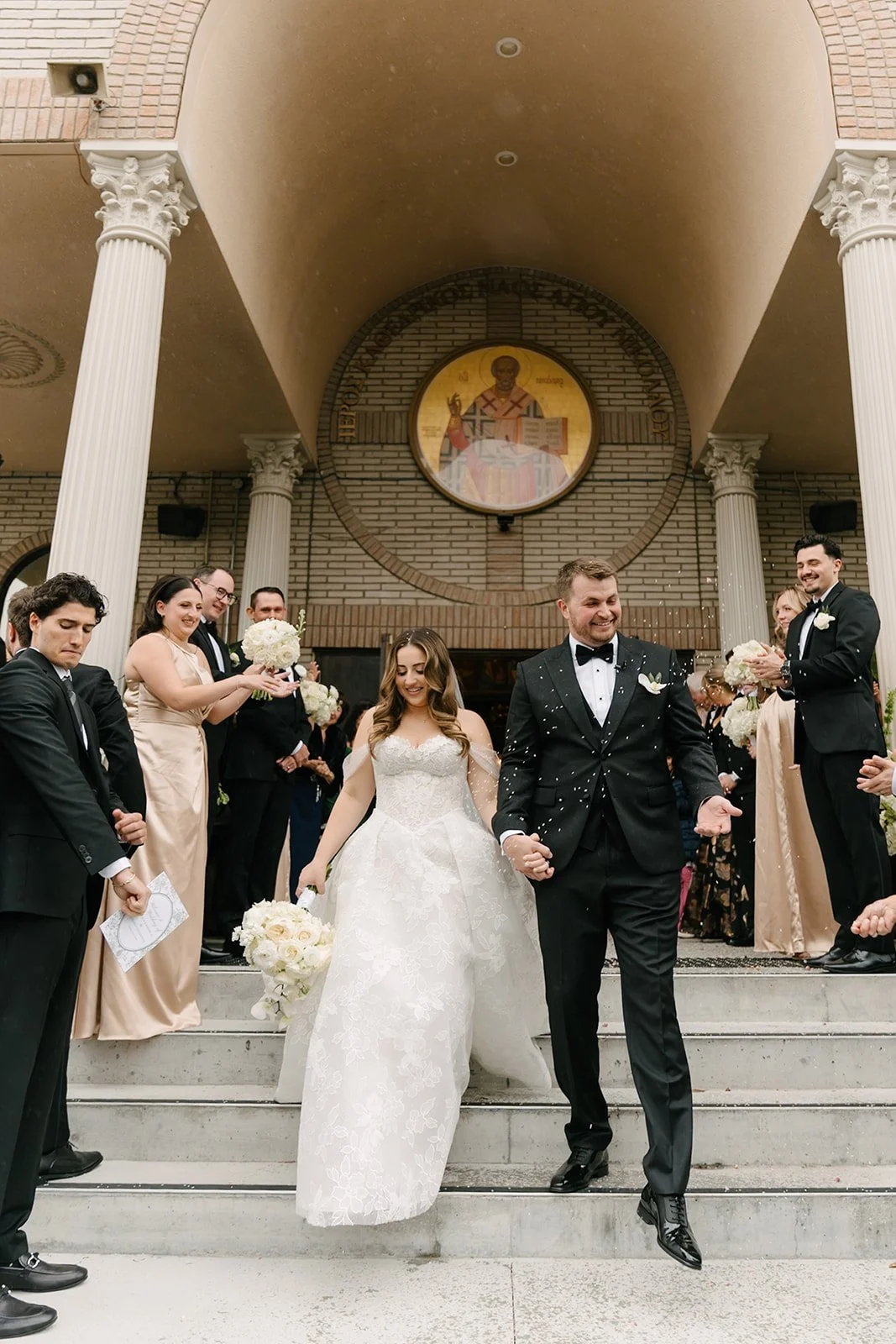 A modern yet timeless wedding at the guild inn estate. Toronto Wedding Flowers
