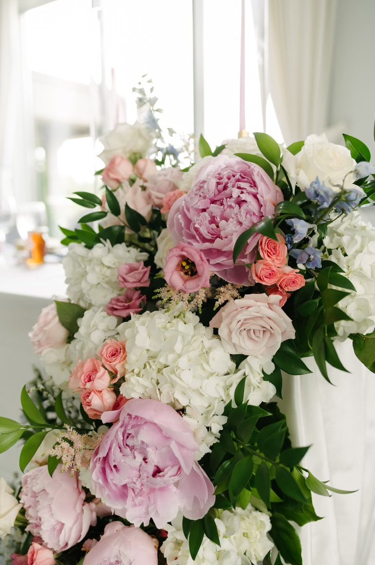Custom and unique Toronto Event Flowers. Taking your special memories to the next level.