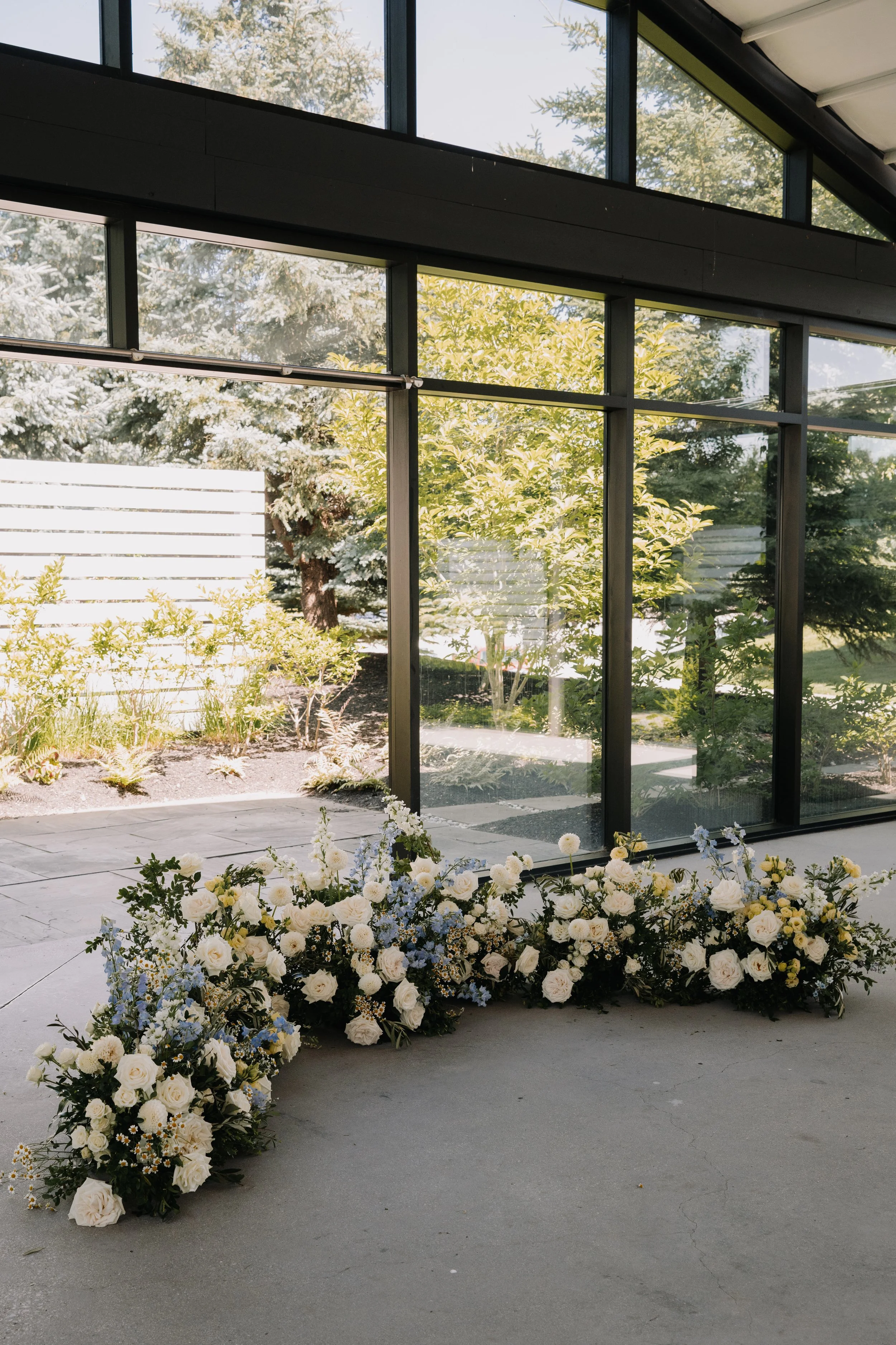 Image of wedding ceremony at Whistle Bear Golf Club. Toronto Luxury Wedding Florist