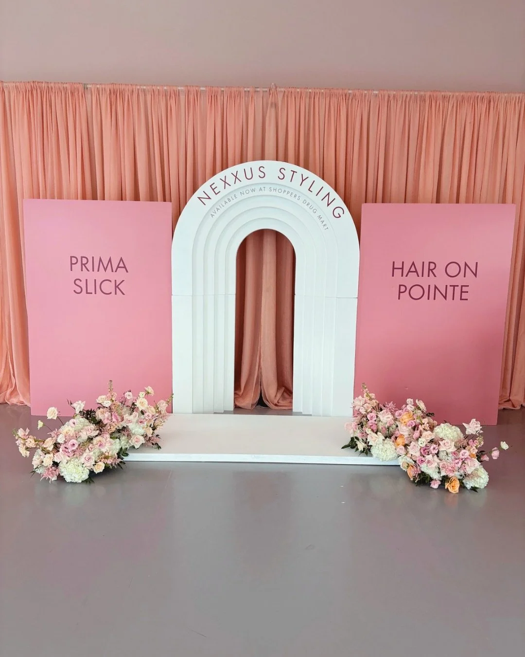 One – Of – a – kind Toronto corporate event flowers. Specially curated to your event’s needs.