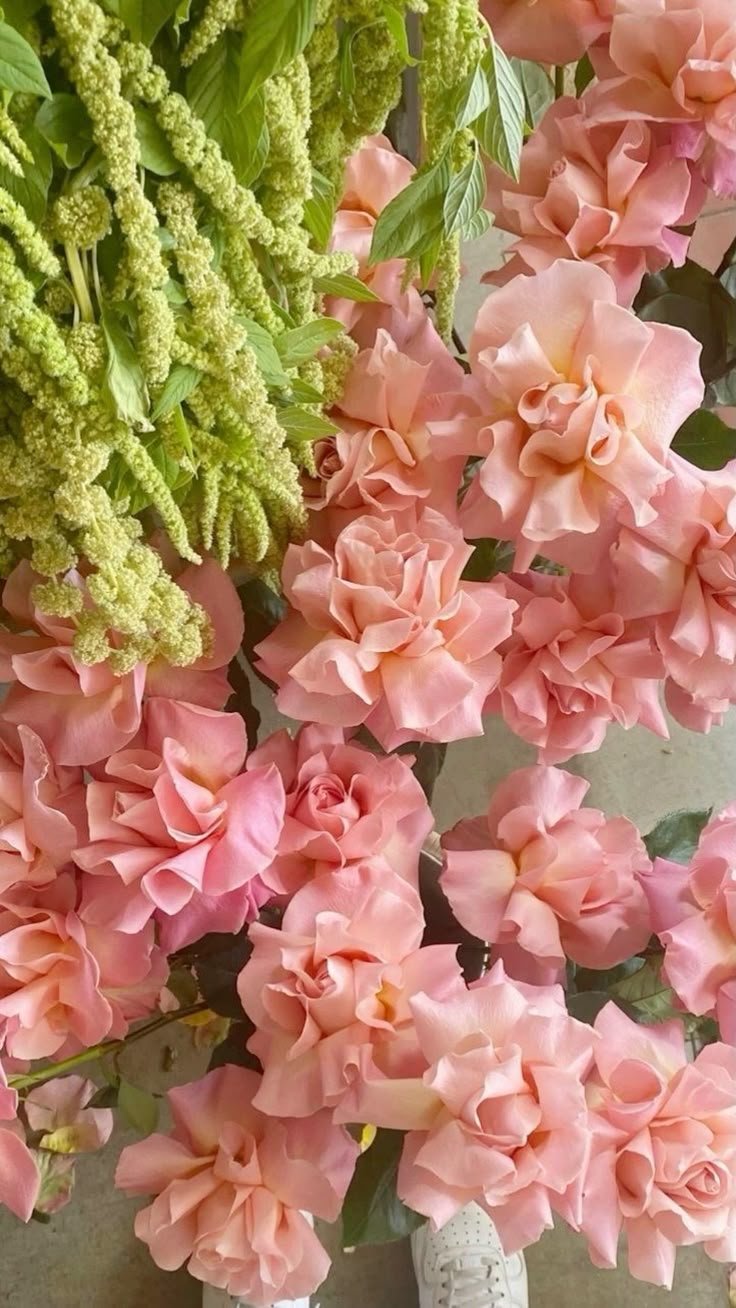 Flower workshops designed to infuse learning with creativity and beauty.