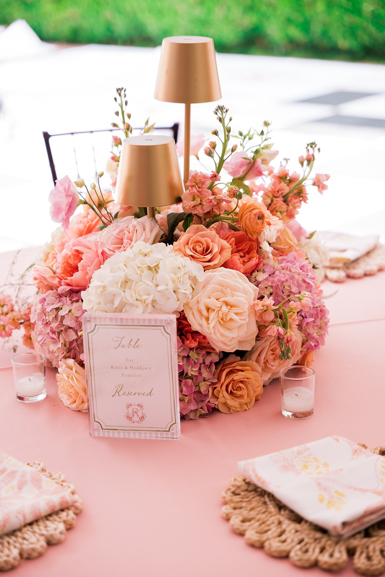 windwood_equestrian_best_luxury_outdoor_wedding_venue_birmingham_alabama_reception_details_courtyard_centerpieces.jpg