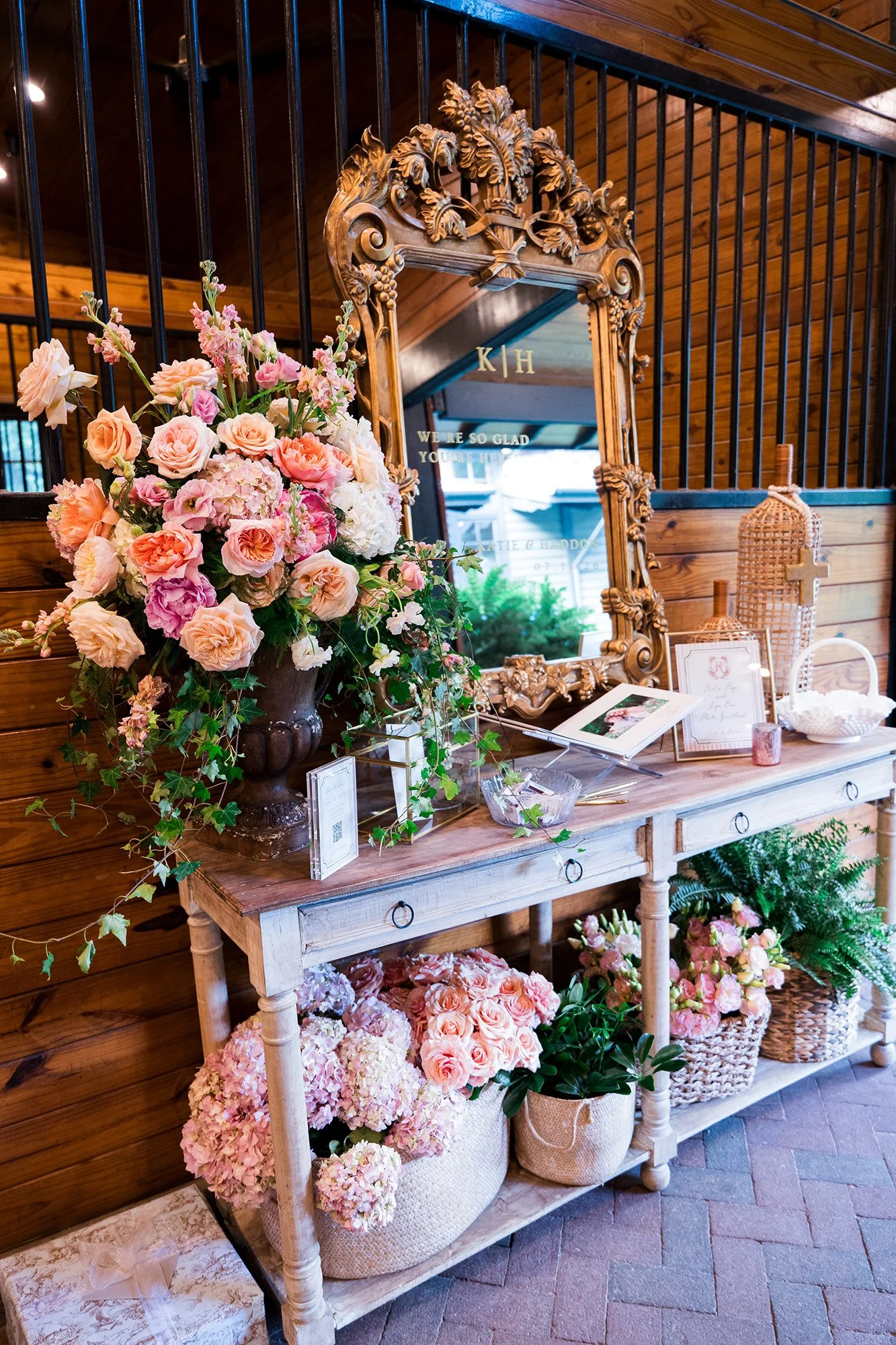 windwood_equestrian_best_luxury_outdoor_wedding_venue_birmingham_alabama_recption_florals_barn.jpg