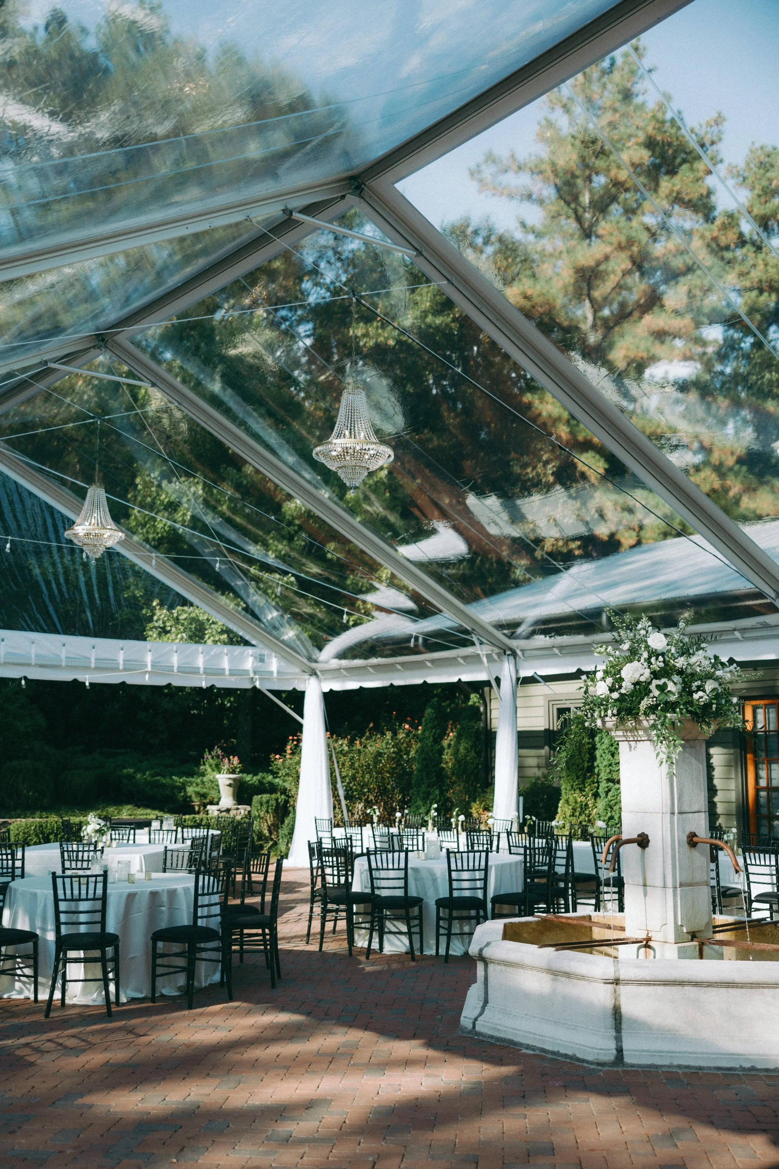 Windwood_equestrian_outdoor_wedding_venue_clear_tent_beautiful_statement.jpg