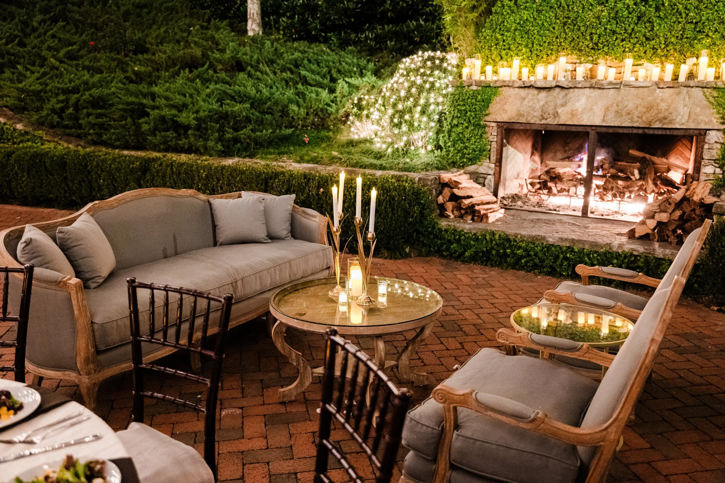 Windwood_Wedding_Fall_Outdoor_Venue_Reception_Seating_Fireplace_Warmth.jpg