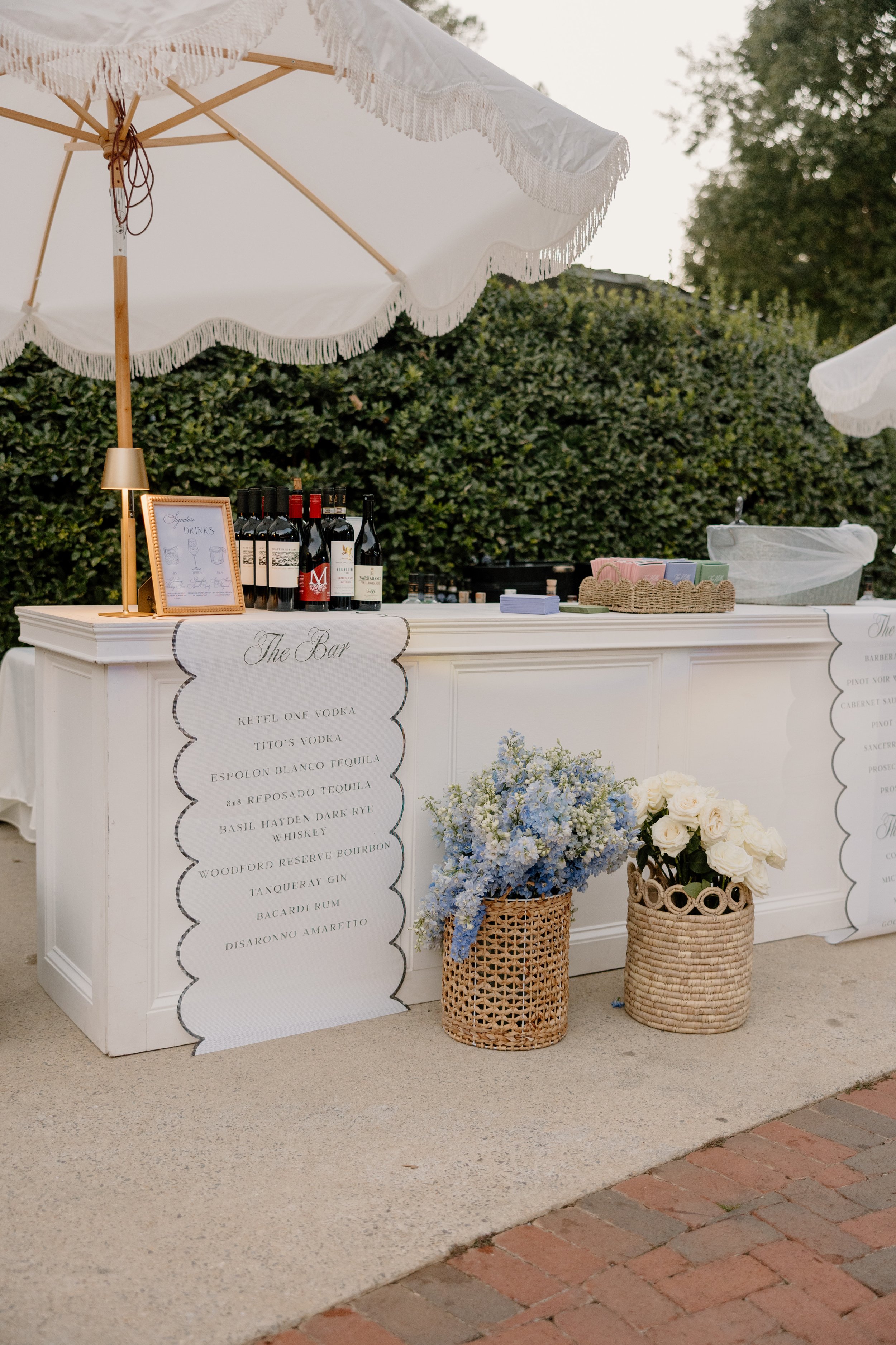 BTS_WIndwood_Weddings_Venue_Reception_Details_Bar_Umbrella_Flowers_Beautiful.jpg