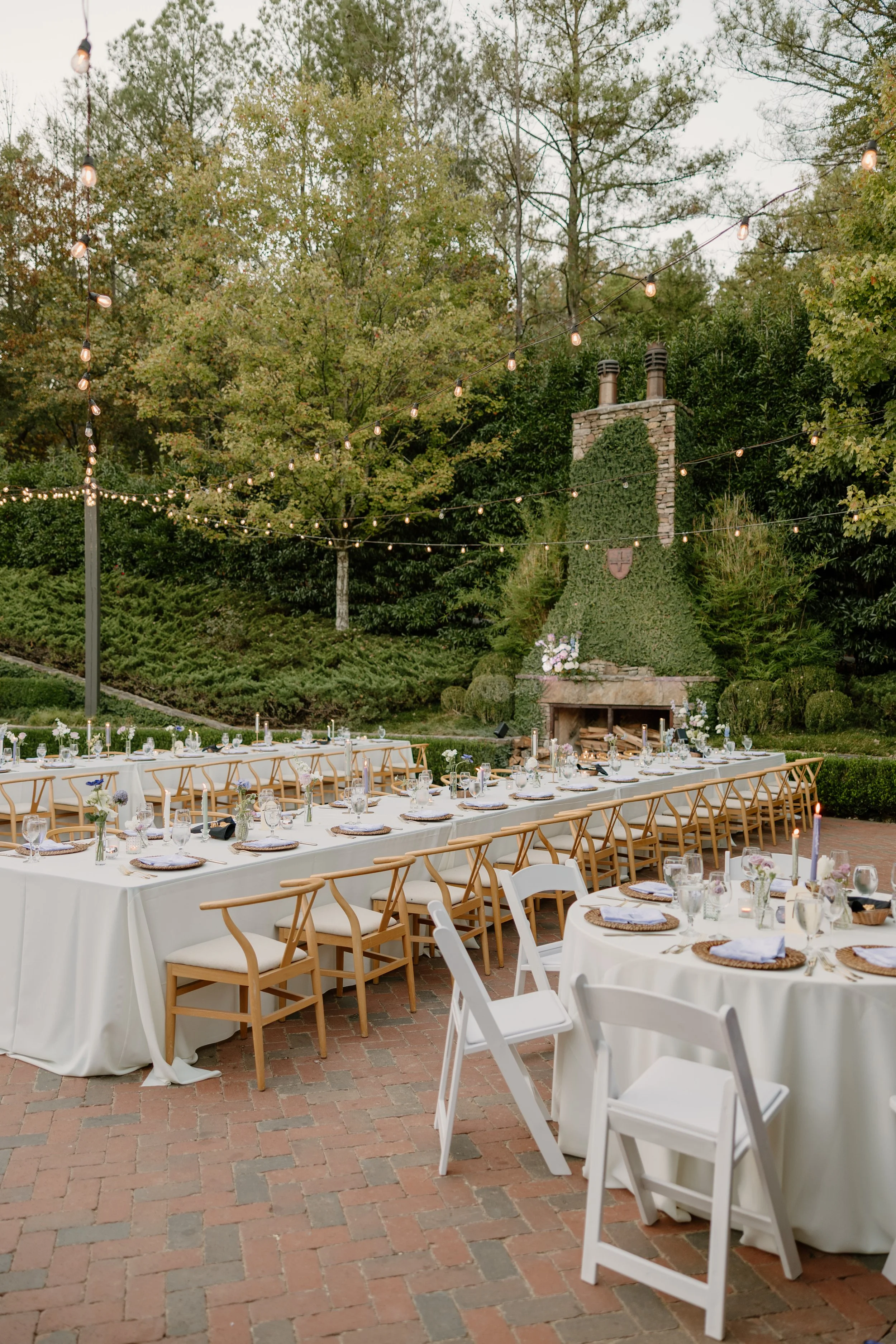 BTS_WIndwood_Weddings_Venue_Reception_Details_Tables_Seating_Courtyard.jpg