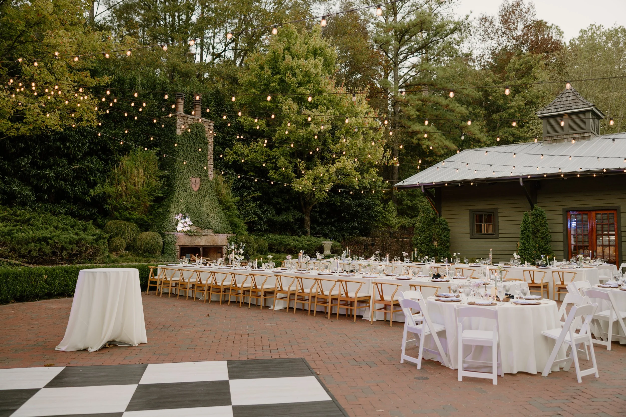 BTS_WIndwood_Weddings_Venue_Reception_Setup_Courtyard_Beautiful.jpg