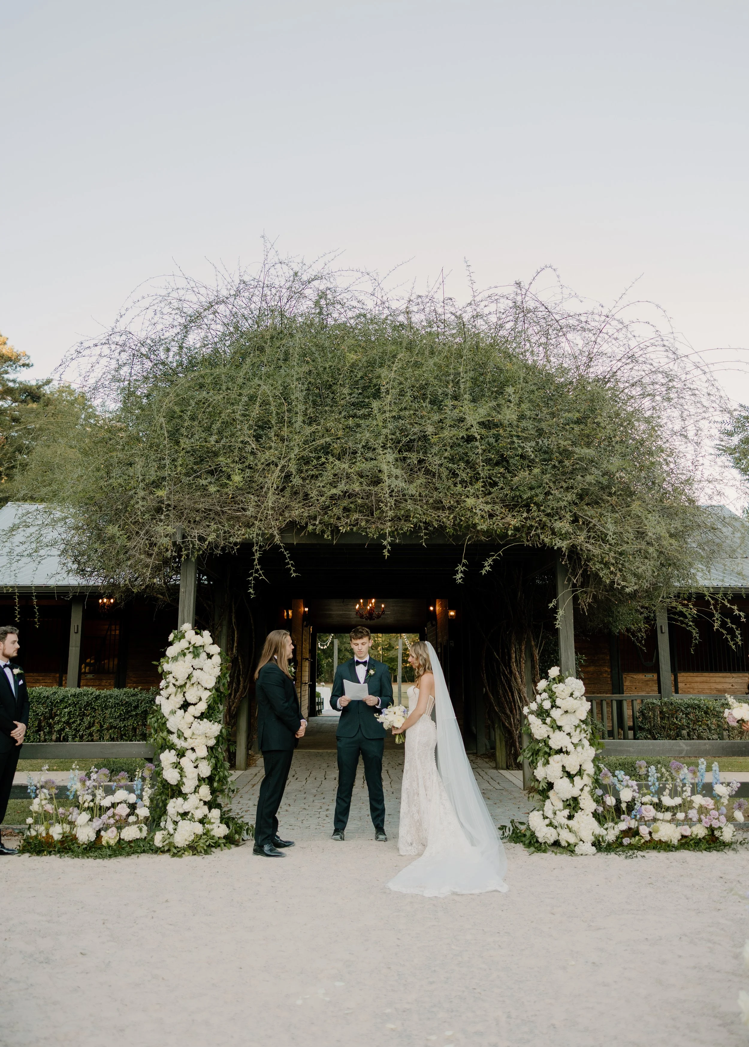 BTS_WIndwood_Weddings_Venue_Ceremony_Details_OUtdoor_Barn_Arena.jpg