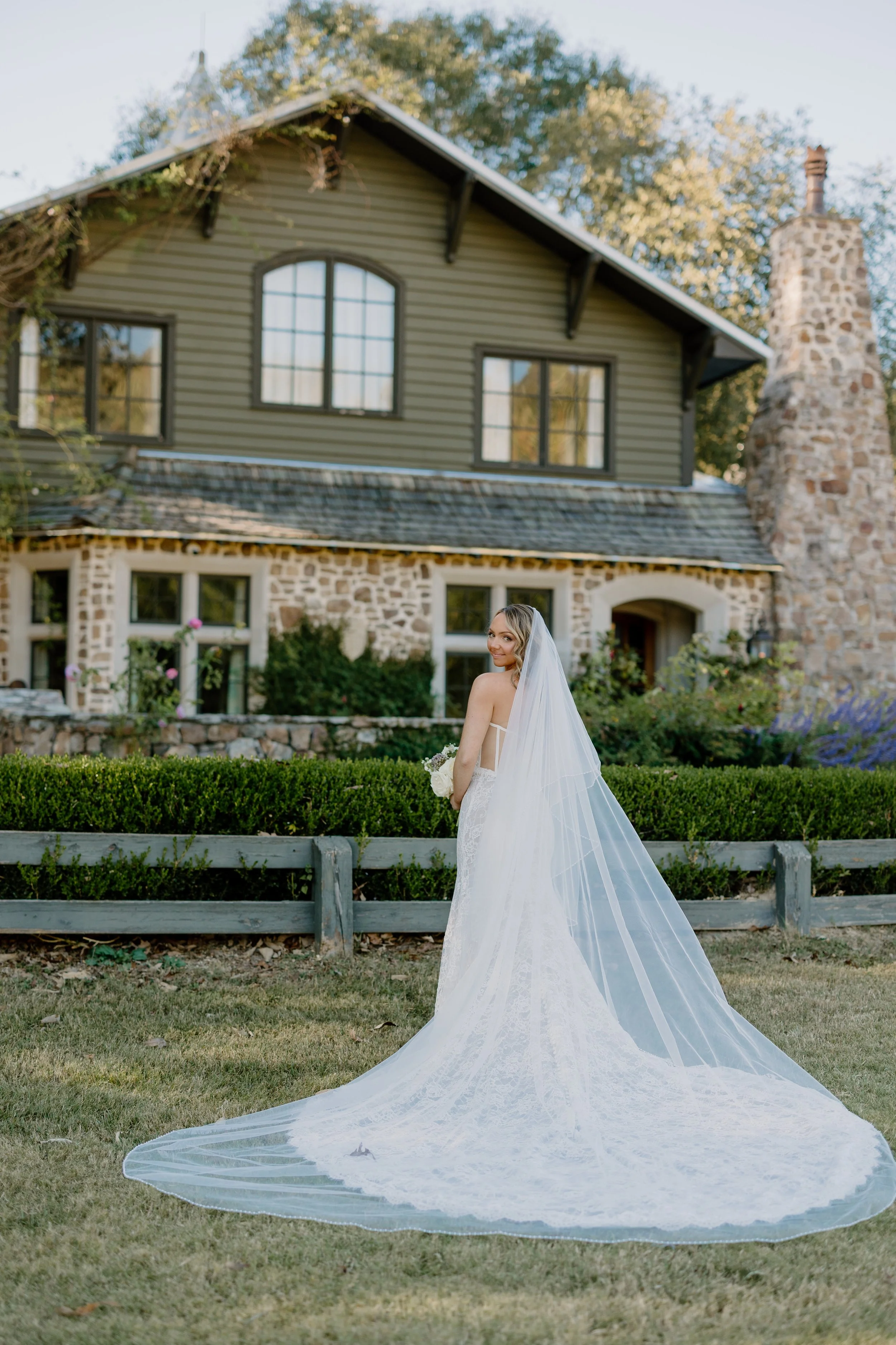 BTS_WIndwood_Weddings_Venue_Bridal_Portrait_Beautiful_Estate.jpg