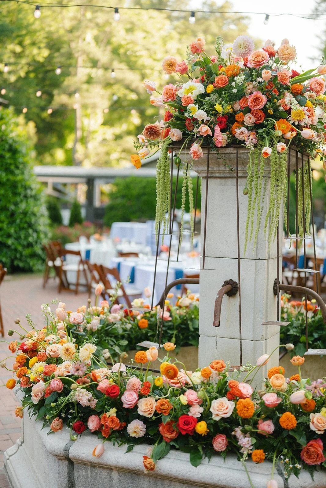 wedding_vendor_planning_venue_reception_florist.jpg