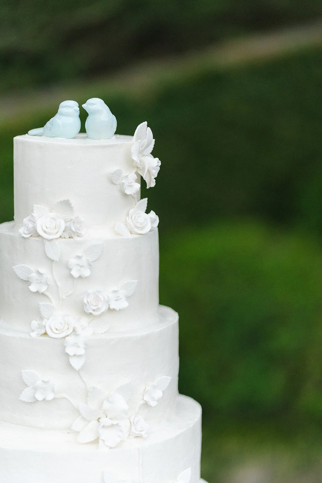 wedding_vendor_planning_venue_reception_cake.jpg