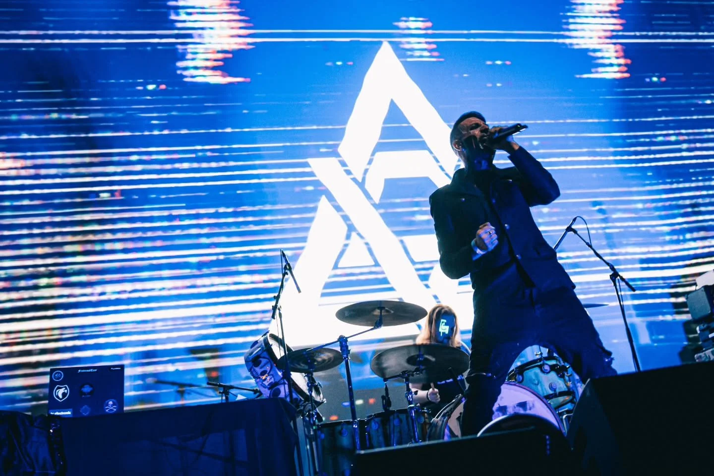 The Android Meme - August 16, 2025 - TD Music Hall
.
.
#TheAndroidMeme #AltRock #ProgRock #PostPunk #AltMusic #IndieBand #CanadianMusic #LiveMusic #ConcertPhotography #OnStage #LivePerformance #GigLife #ConcertVibes #TorontoConcerts #StageLights #Mus