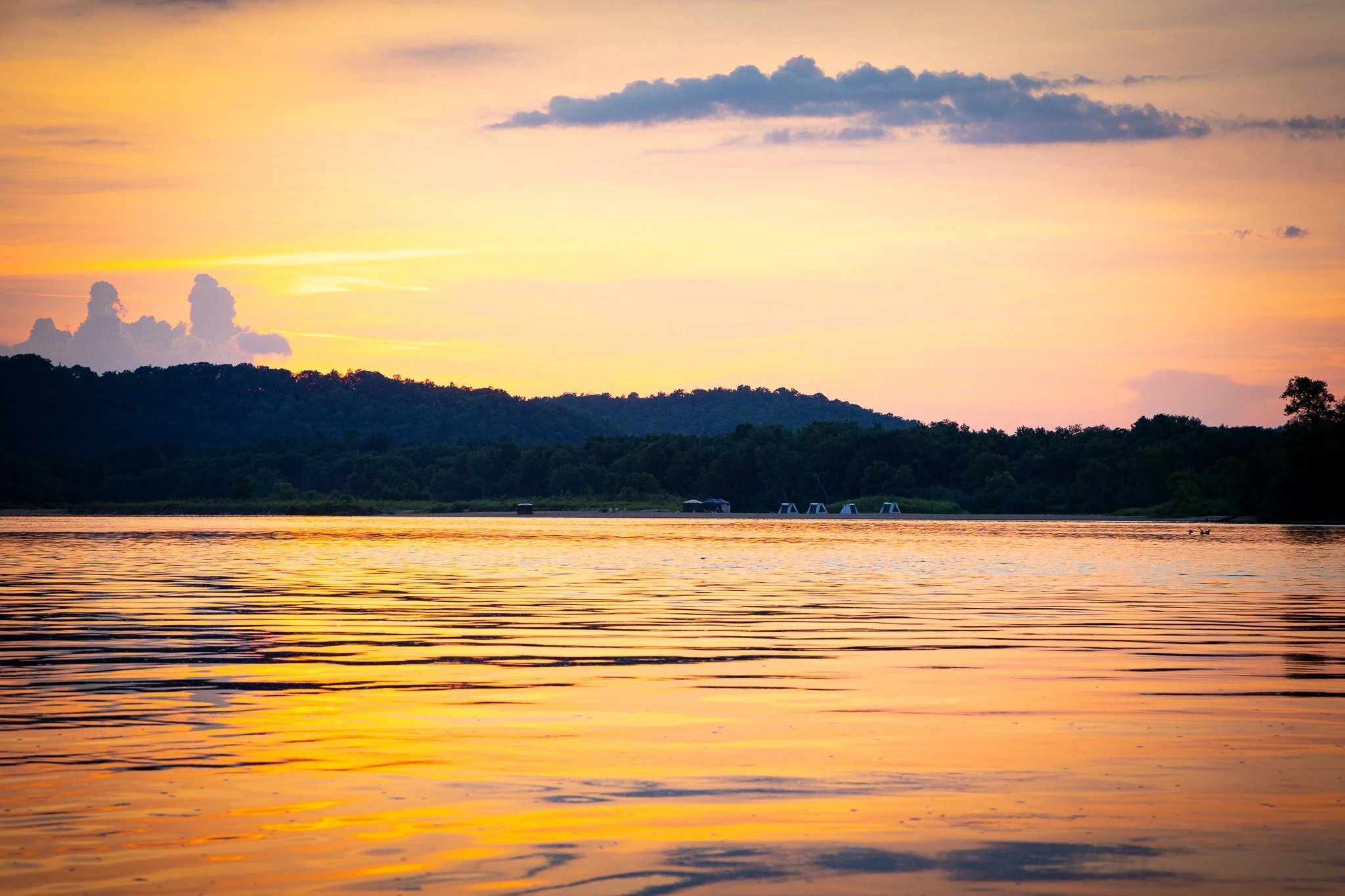crash-camp-sandbar-setup-wisconsin-river
