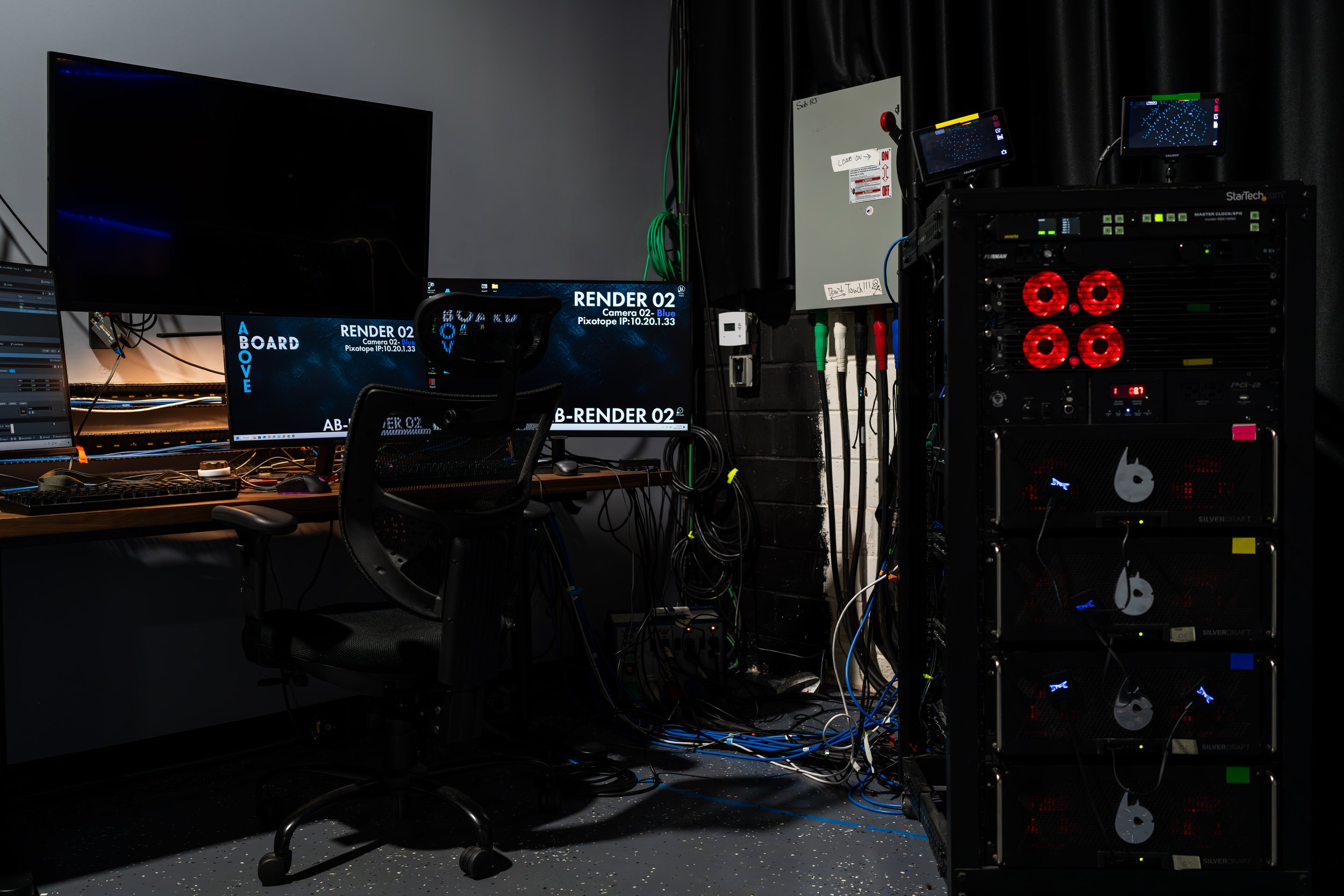 Render Control Room 6.jpg