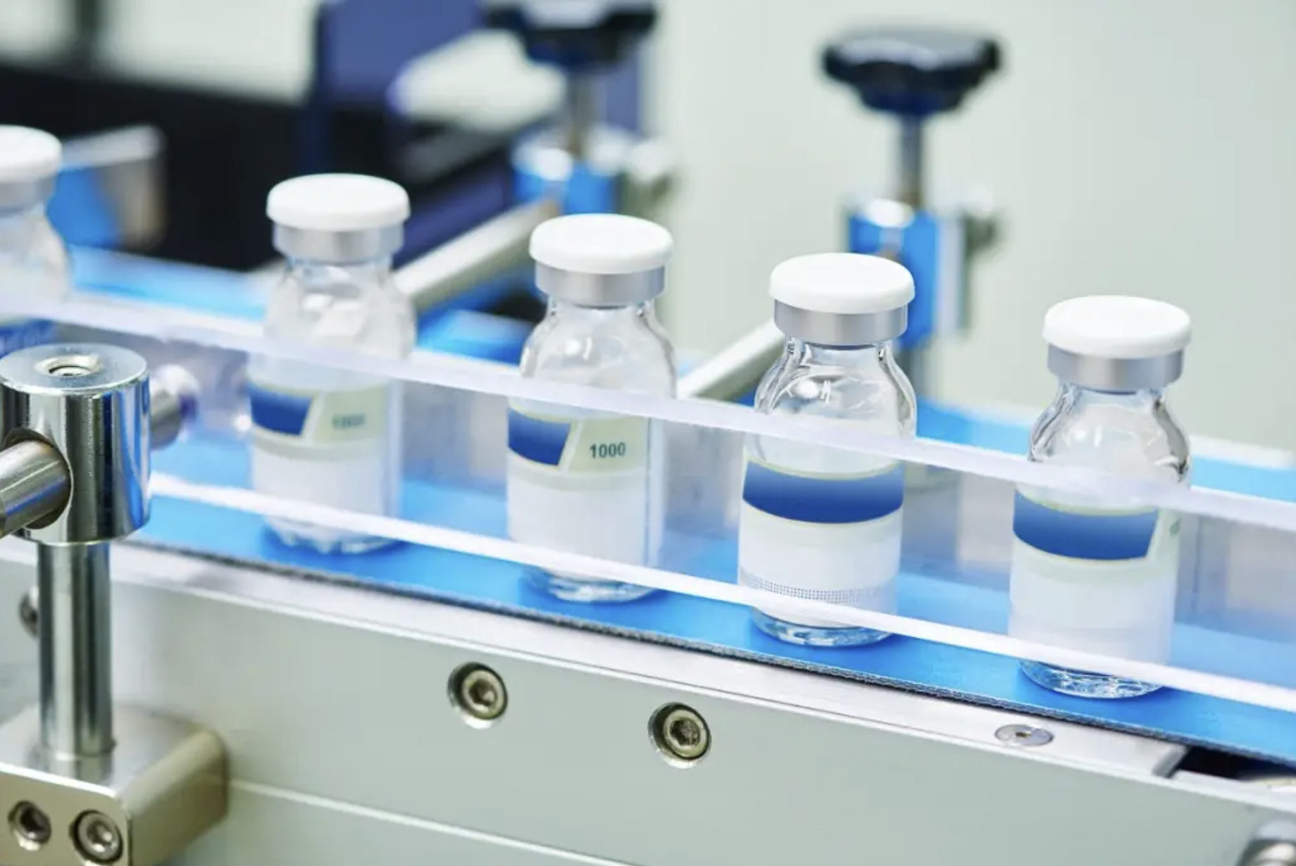 Choosing the Right Table Top Conveyor for Your Pharmaceutical Manufacturing Business