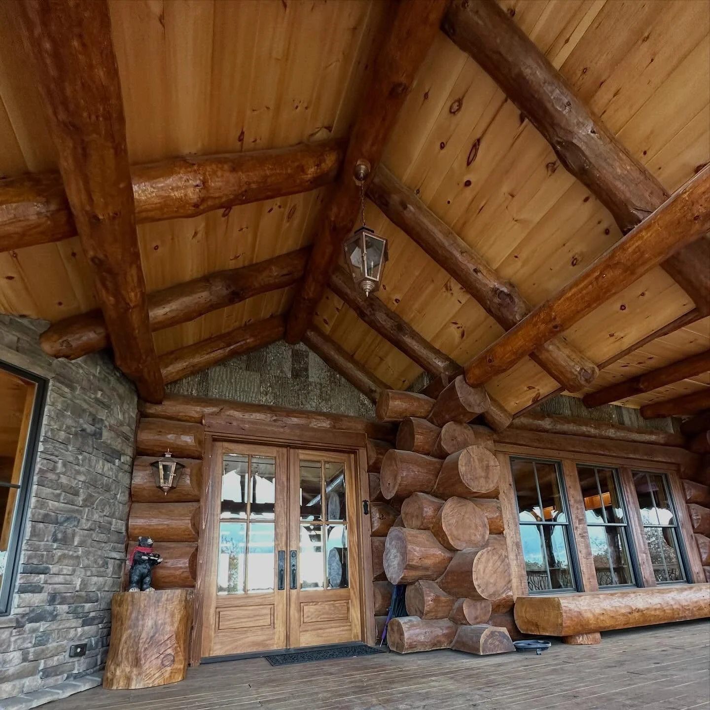 A beautiful home in North Carolina&hellip;.

#LogHome #CabinLife #RusticCharm #LogCabin #WoodenHome #CabinLiving #TimberHome #CozyRetreat #NatureEscape #RuralLiving #LogHouse #CountryLiving #ForestRetreat #LogHomeLiving #WildernessLiving #MountainRet