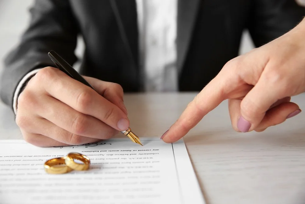 Why It is A Wise Decision to Hire a Divorce Lawyer?