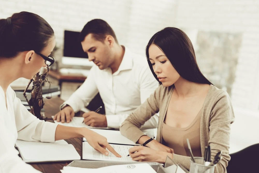 How to Find a  Right Divorce Lawyer for Your Case?