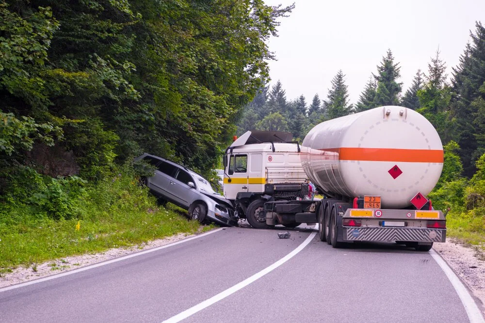 Sharing Road with Trucks – Prevent Accidents