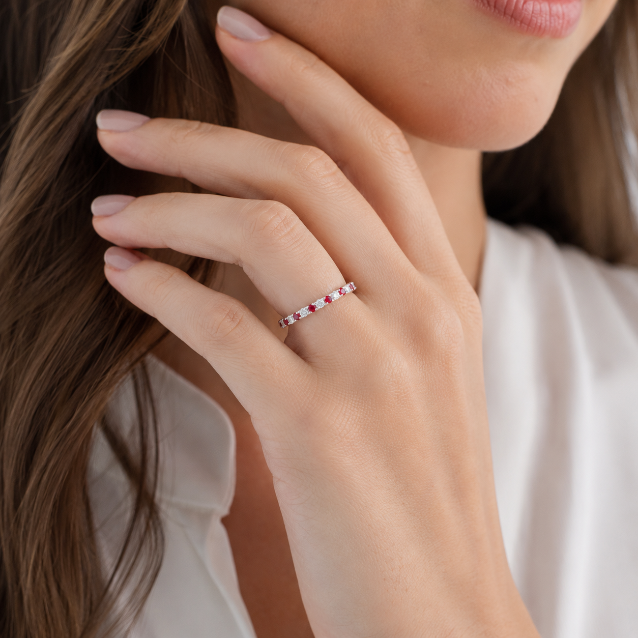 Alternating Ruby + Diamond Band 2.png