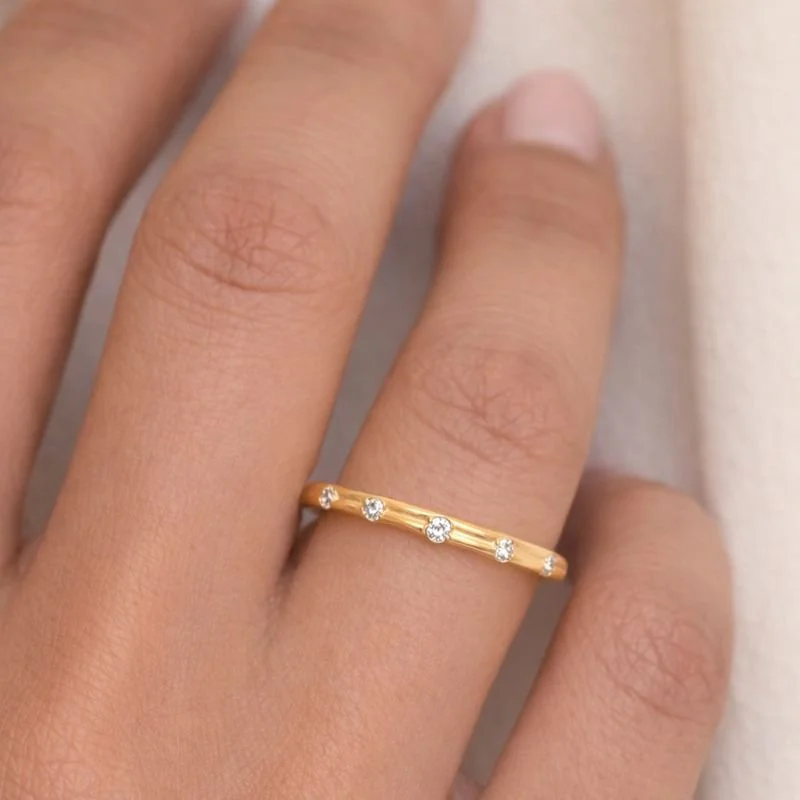 Bar Set Knife Edge Half Diamond Band 2.png