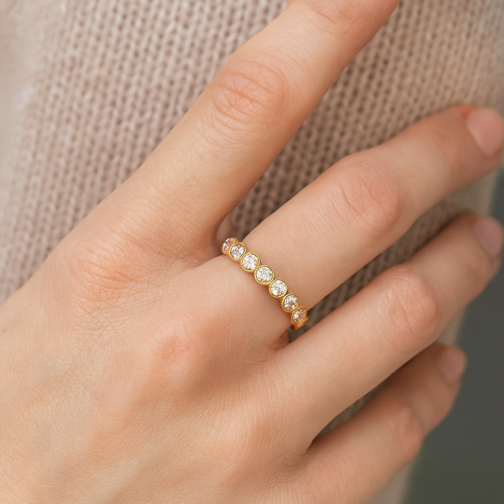 Bezel Set Round Stone Band 2.png