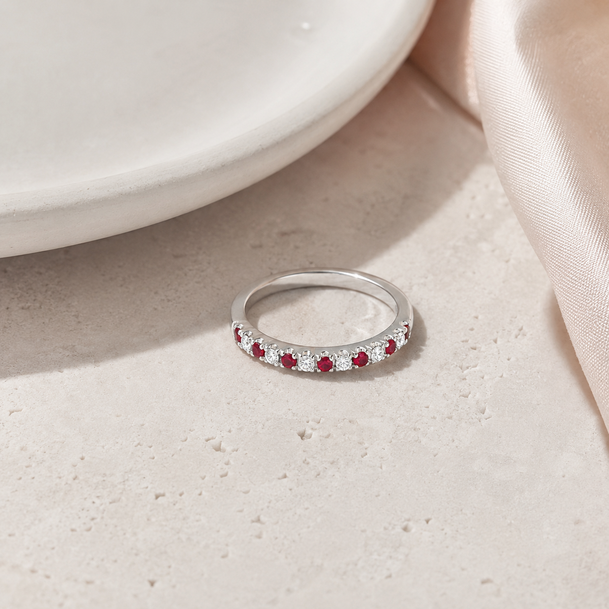 Alternating Ruby + Diamond Band 3.png