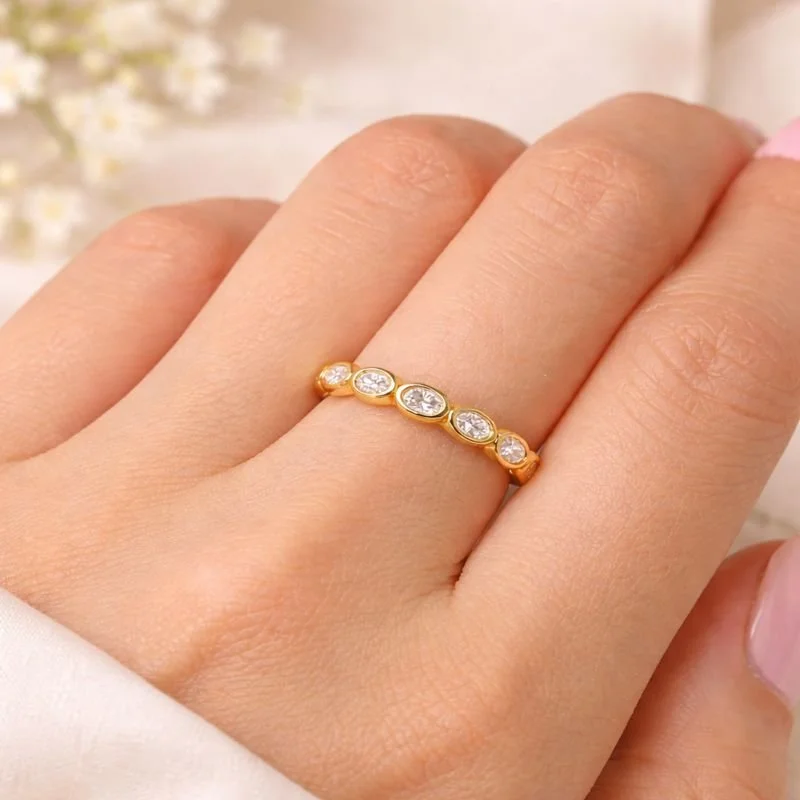 Five Stone Bezel Set Oval Band 5 (1).png