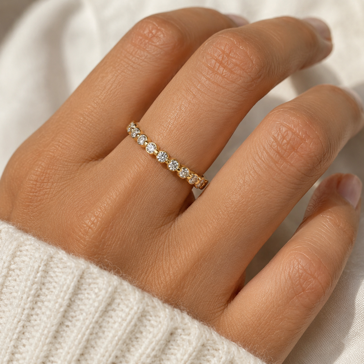 Single Shared Prong Round Diamond Half Band 2.png