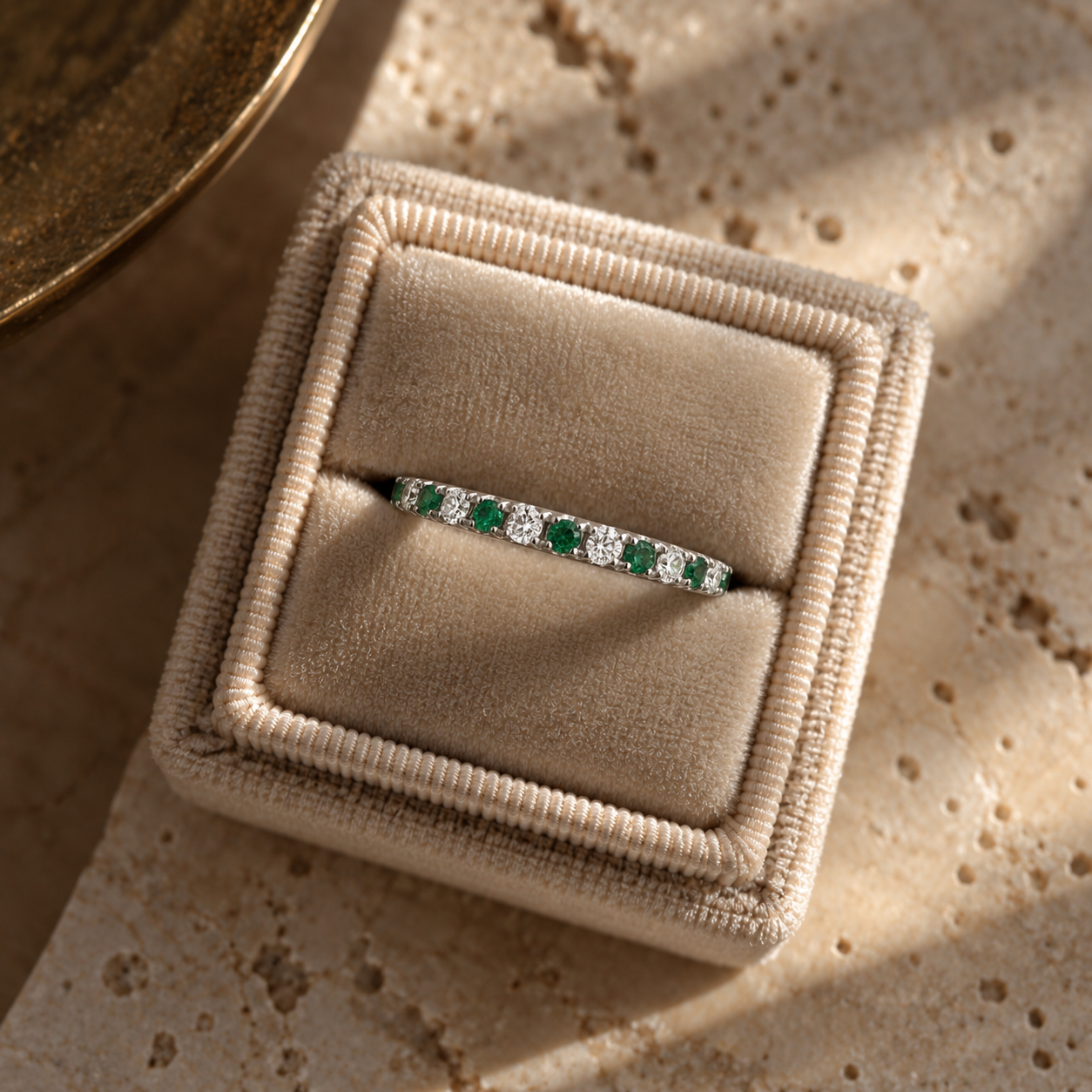 Alternating Emerald + Diamond Band 3.png