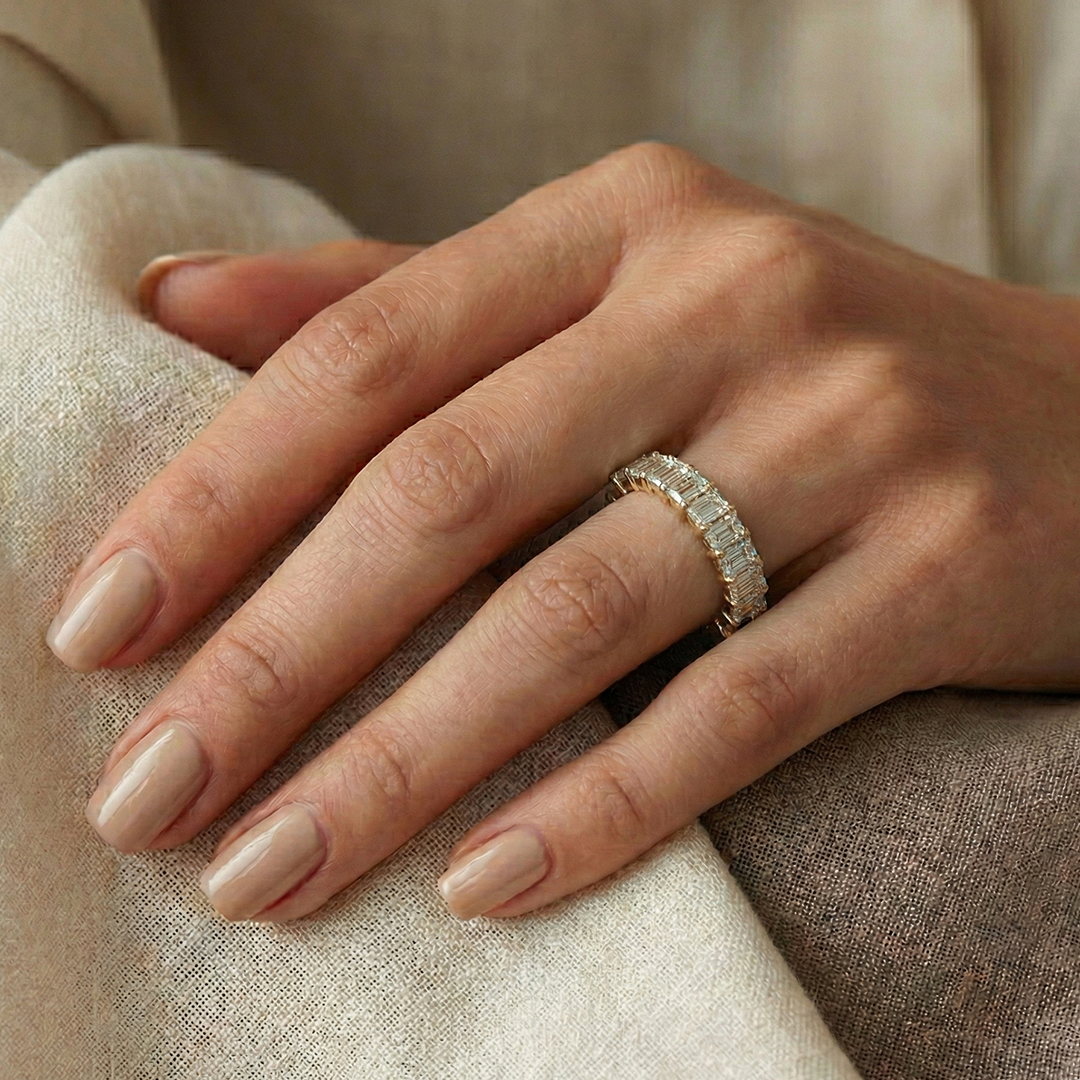 Seven Stone Emerald Cut Band 4.png