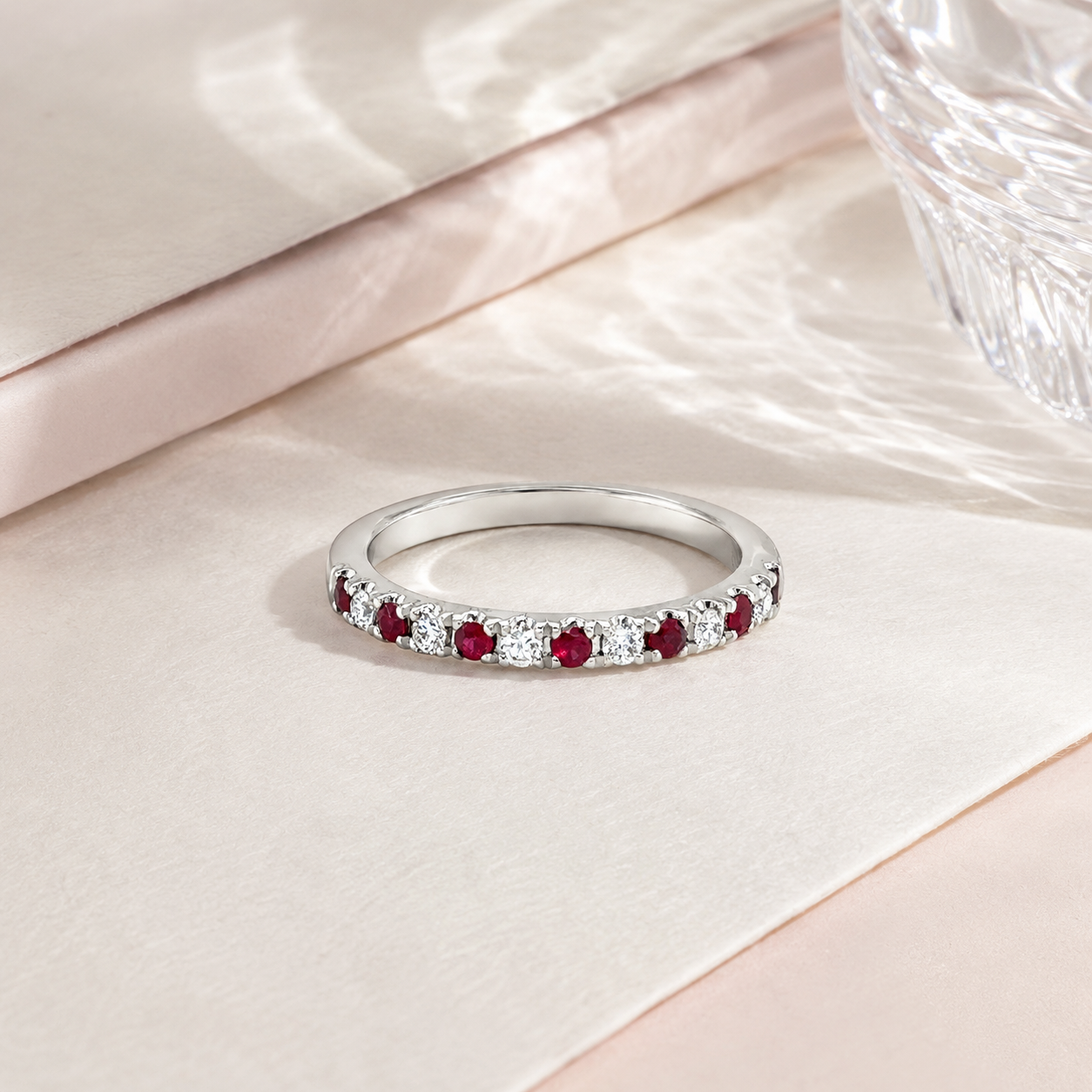 Alternating Ruby + Diamond Band 4.png