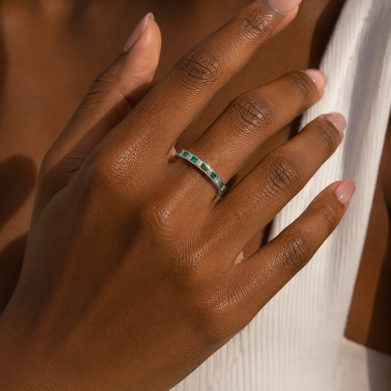 Channel Set Emerald + Diamond Half Band 3.png