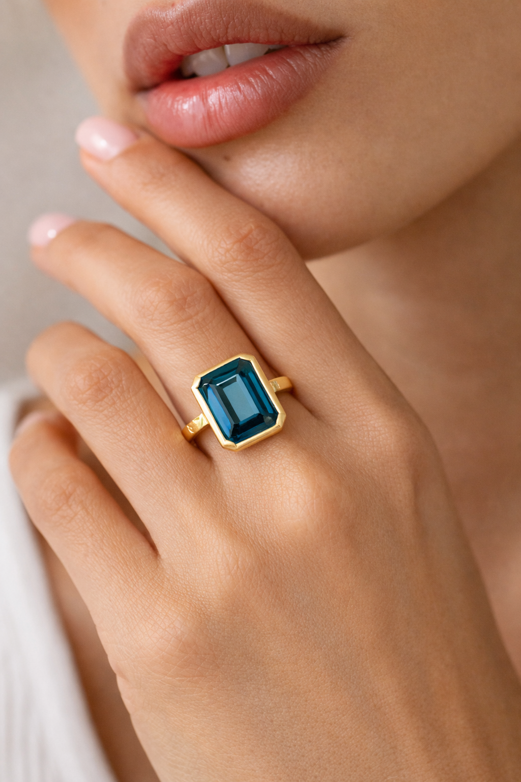 Emerald Cut London Blue Topaz 4.png