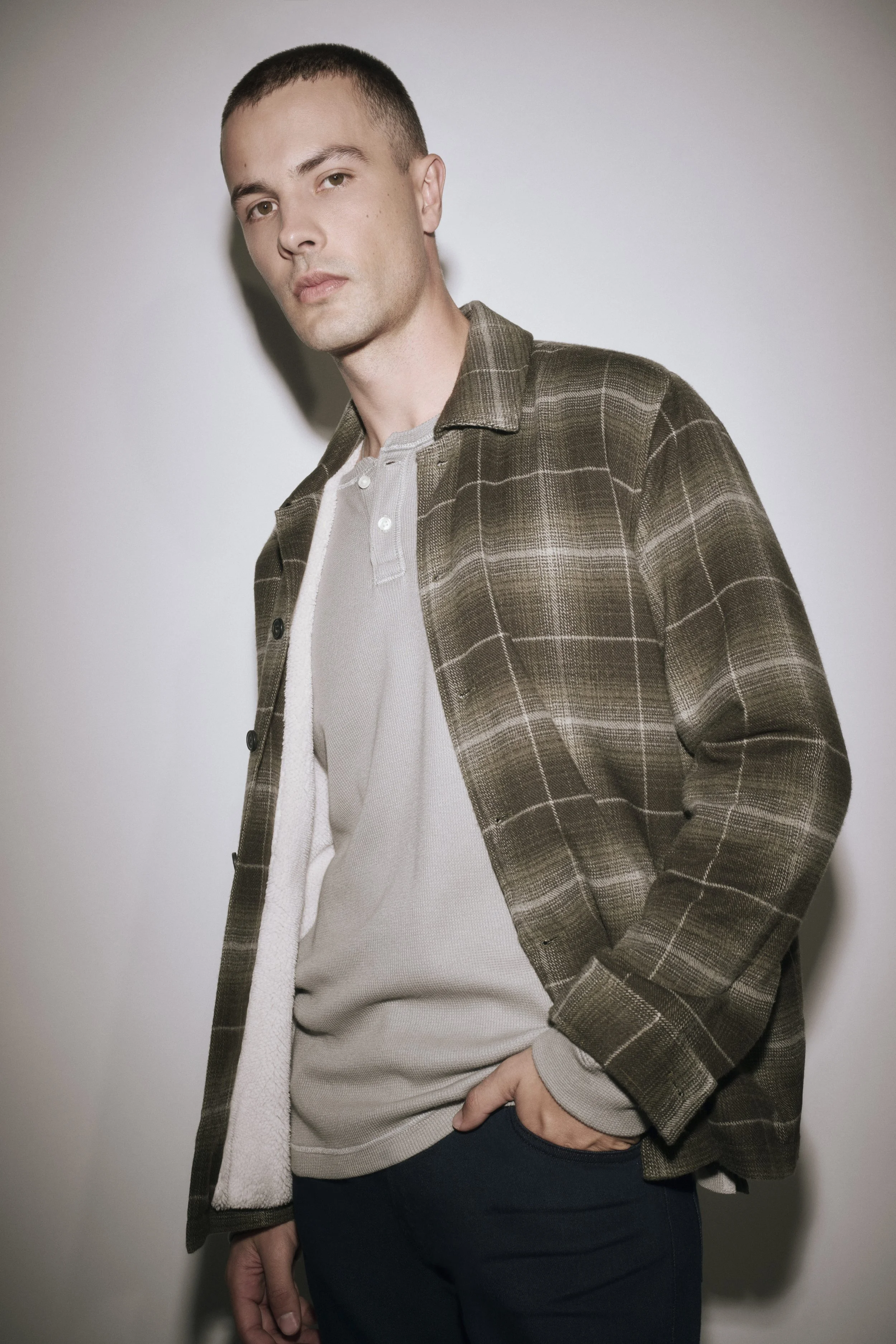 M415Q47-C888_TELFORD JACKET-Marsh Green Plaid_M331P38-C523_ABAROA HENLEY-Rhino_M655P69-C774_FEDERAL-Bromley_04292.jpg