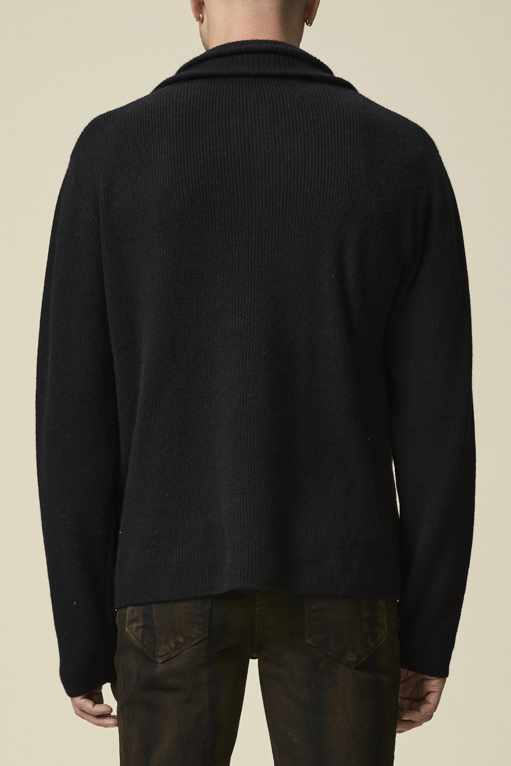 V174111-0002_02 (1).jpg