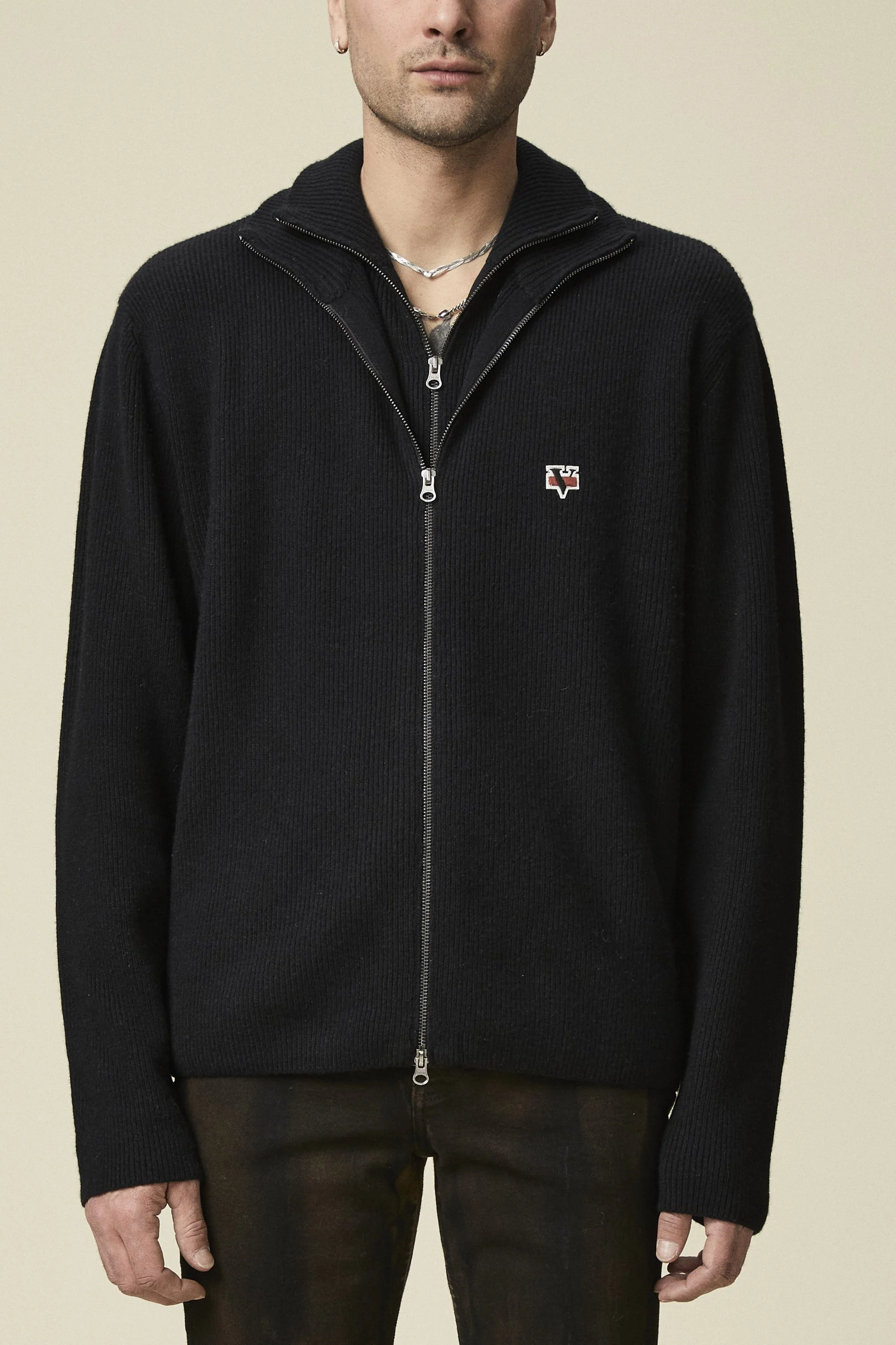 V174111-0002_01 (1).jpg