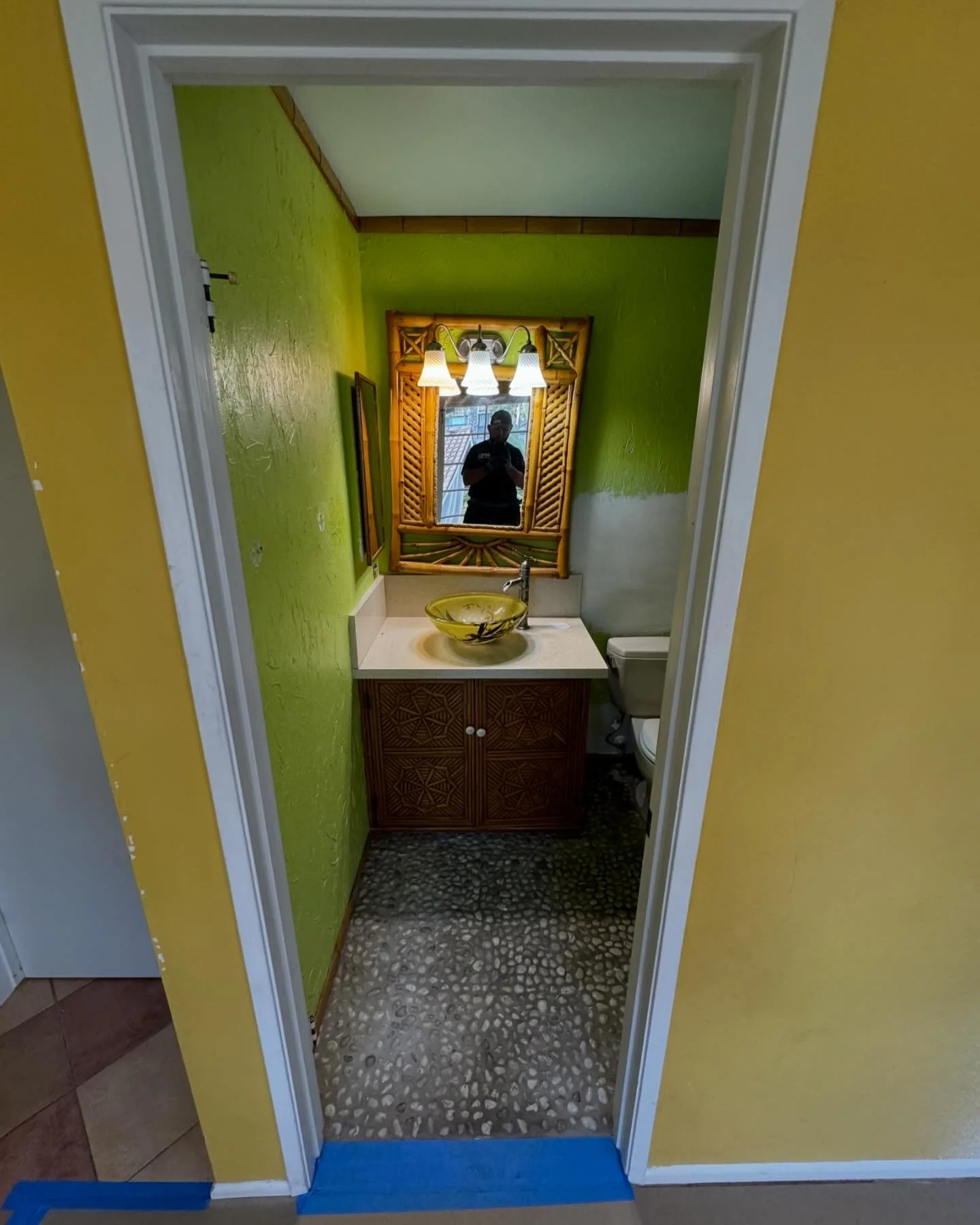 Swipe for after pics ➡️

Quick bathroom demo&hellip; In and out today, in just a few hours! Call us today for all your demolition needs! No job too big or too small ✅☎️