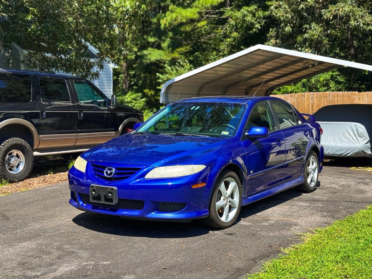 π¦β¨ Professional Car Detailing in Chester, VA — Mazda 6 Full Transformation! β¨π¦
This gorgeous Velocity Blue Mazda 6 came in for a complete Chester, VA car detailing service with Comet Auto Detailing, and the results speak for themselves. From