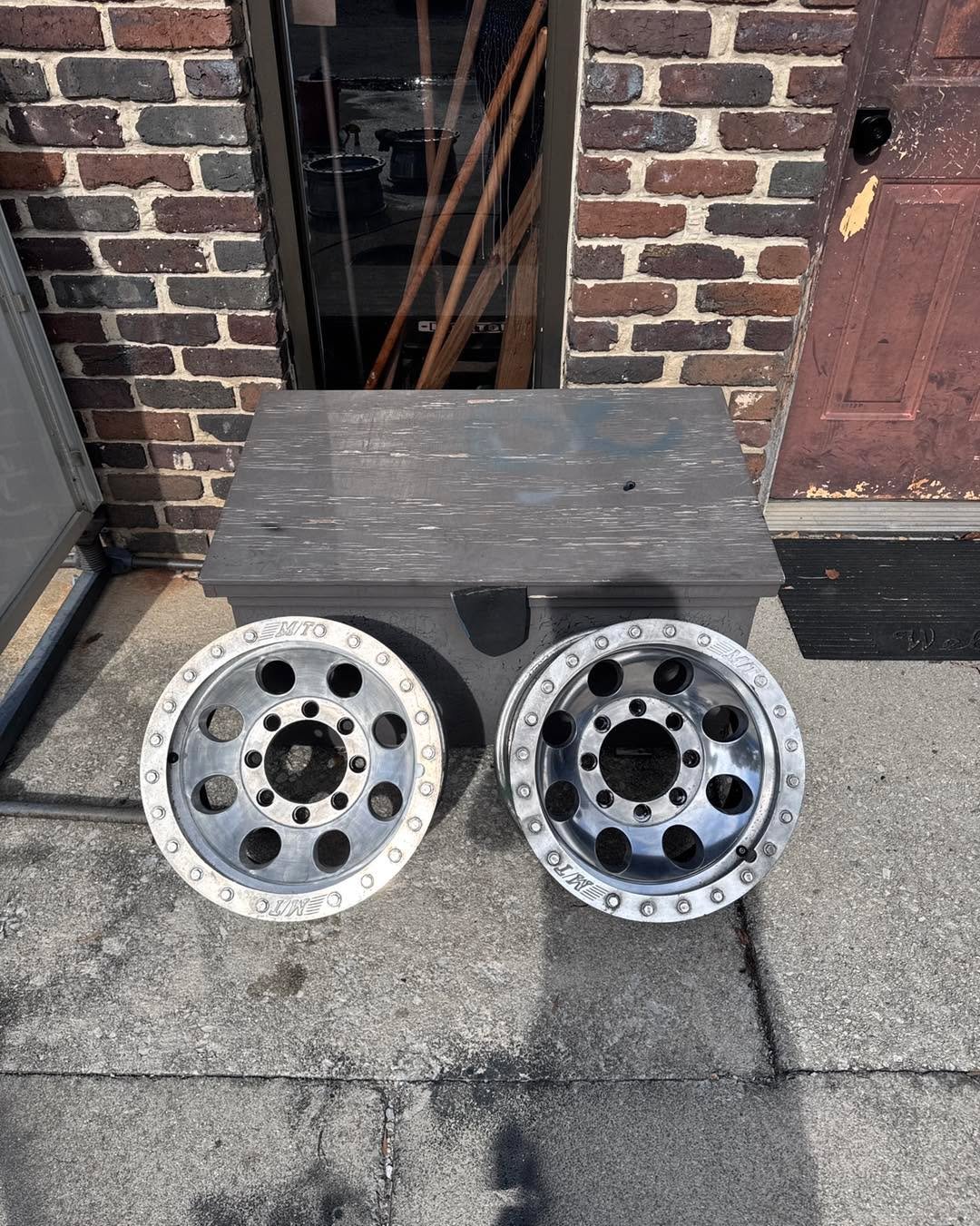 🚀 Two words: Transformation time. 💥
These wheels went from dull and oxidized to mirror-reflective perfection &mdash; all thanks to professional metal polishing done the right way. At Comet Auto Detailing, we don&rsquo;t just clean &mdash; we restor