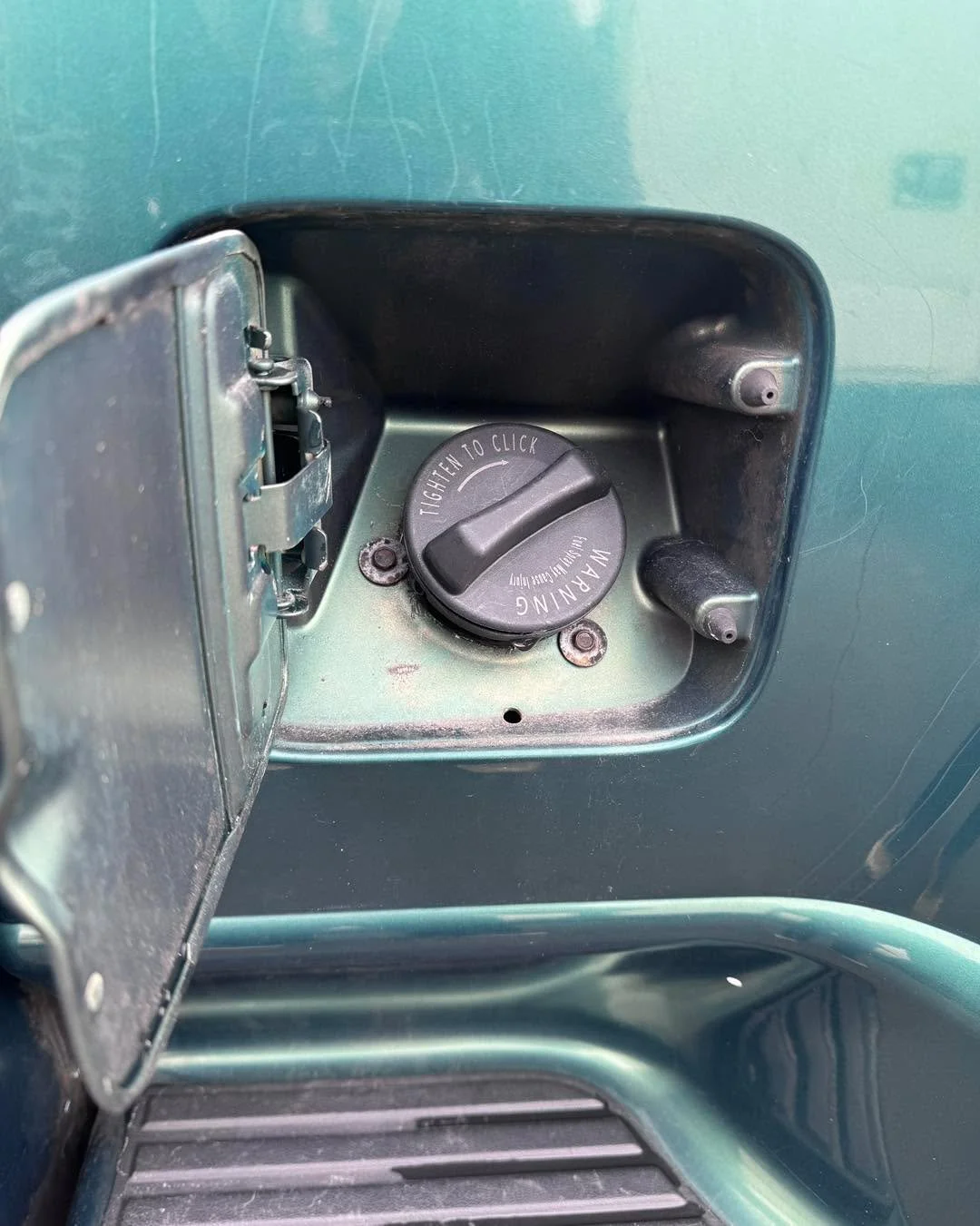 At Comet Auto Detailing, attention to detail isn&rsquo;t a feature&mdash;it&rsquo;s our identity.
Every vehicle we service receives the same meticulous, high-end care, no matter the size, model, or condition. We don&rsquo;t rush. We don&rsquo;t cut c