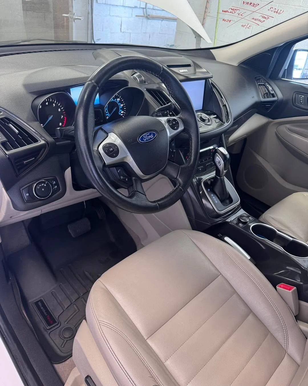 Proof that proper maintenance pays off ✨

This Ford Edge interior was already well cared for &mdash; no heavy buildup, just light wear from everyday driving. With a precise interior detail, we elevated everything: refreshed surfaces, even finishes, a