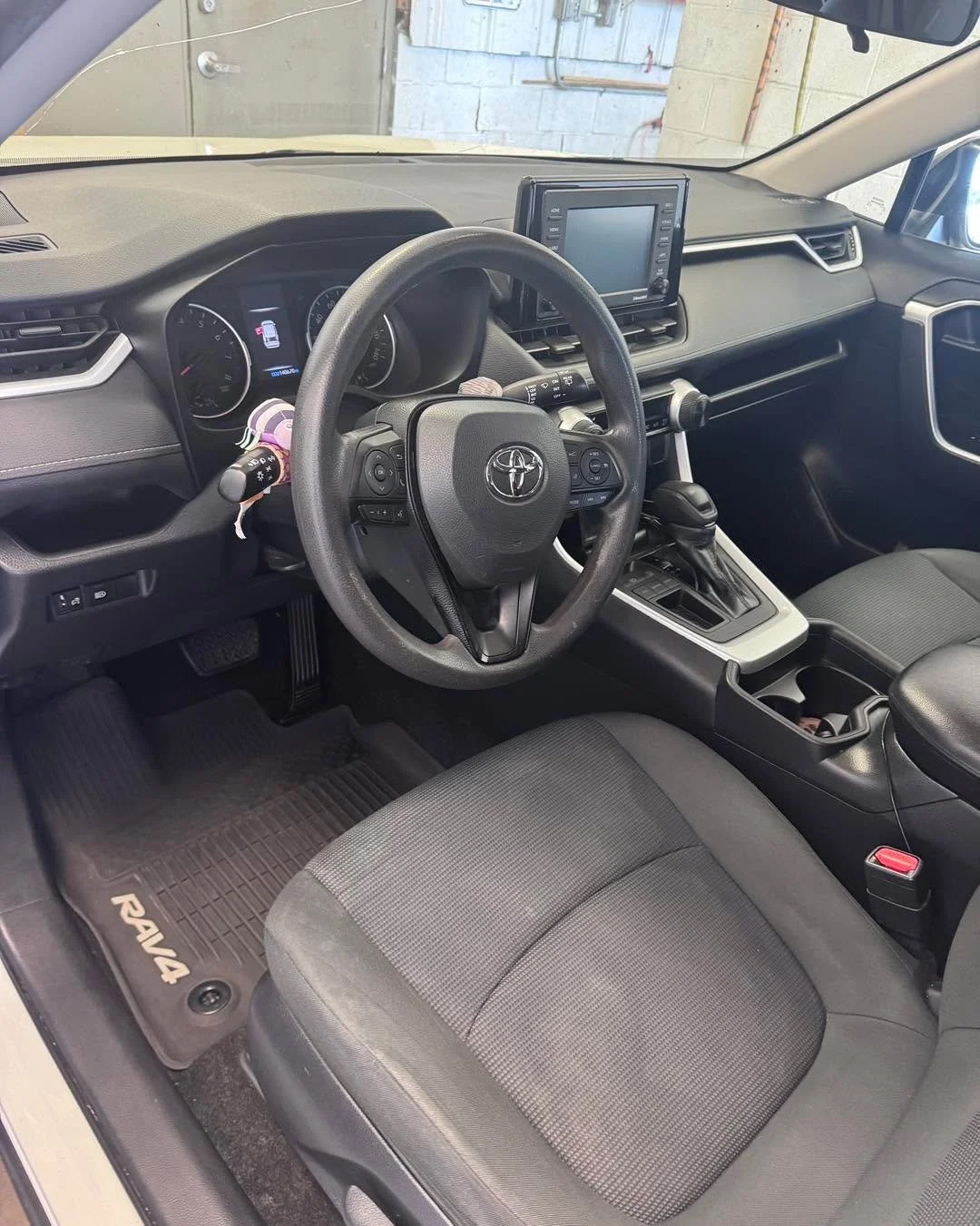 Clean on the outside means nothing if the inside doesn&rsquo;t match 👀✨

This Toyota RAV4 interior came in already in solid shape &mdash; just needed that professional touch to bring everything together. Light dust, subtle wear, and everyday use wer